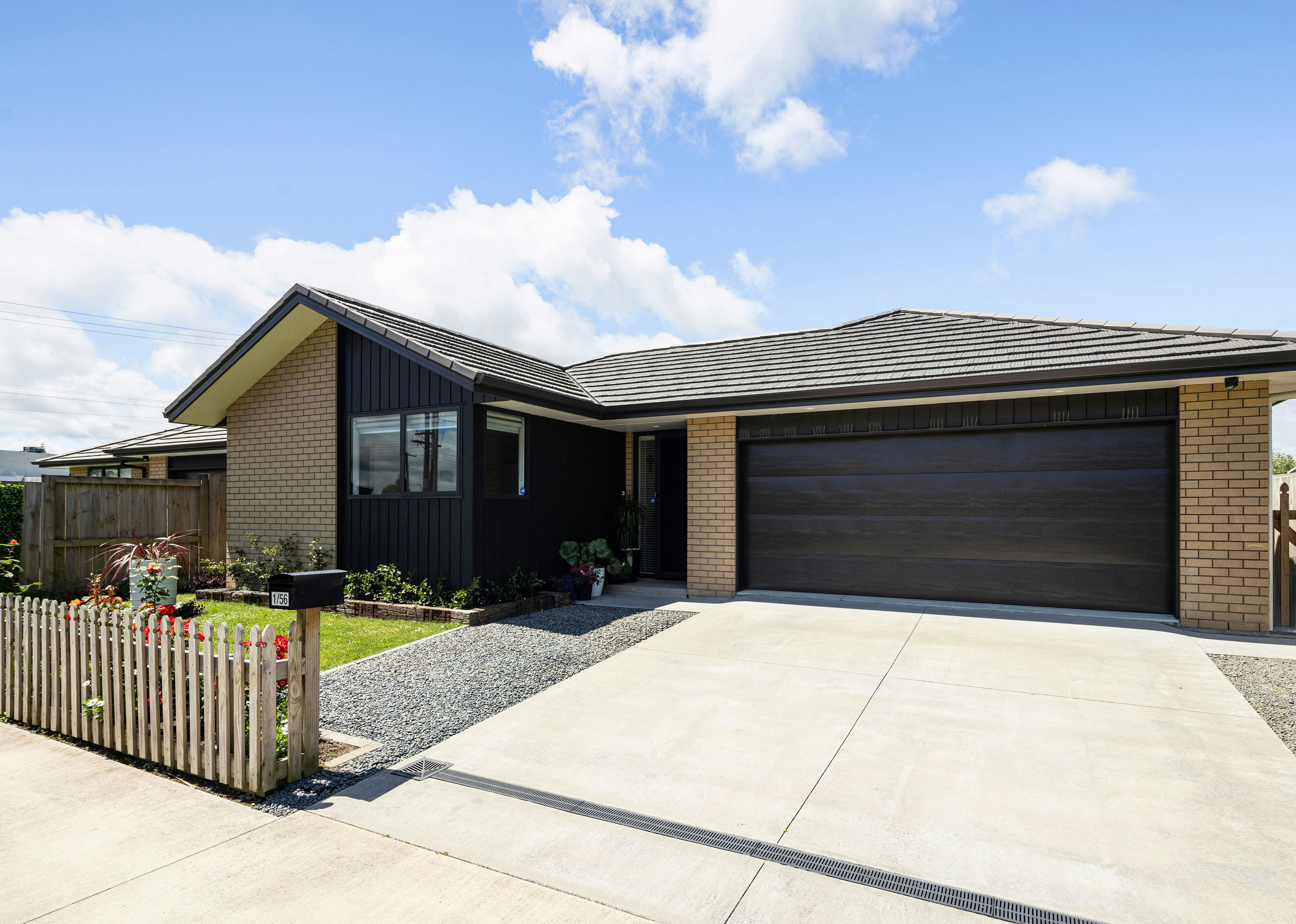 2 EDIT web or mls in House AR5 6826