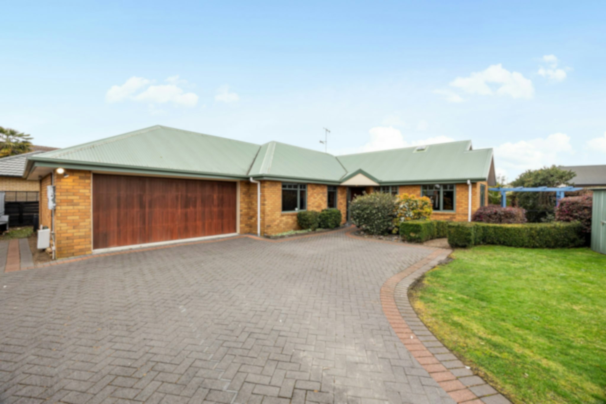 2 web or mls in House AR0 2793