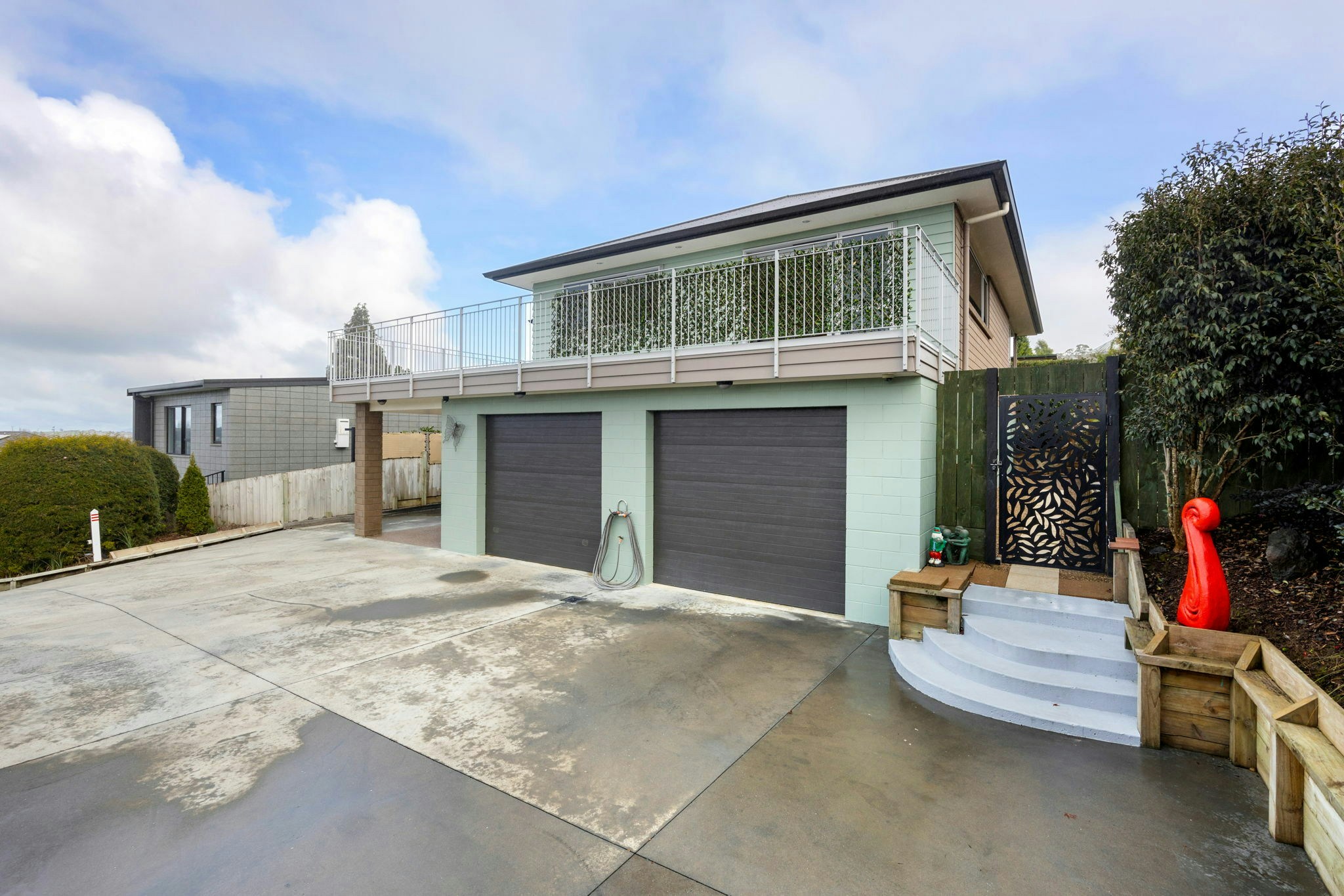 2 web or mls in House AR0 6876