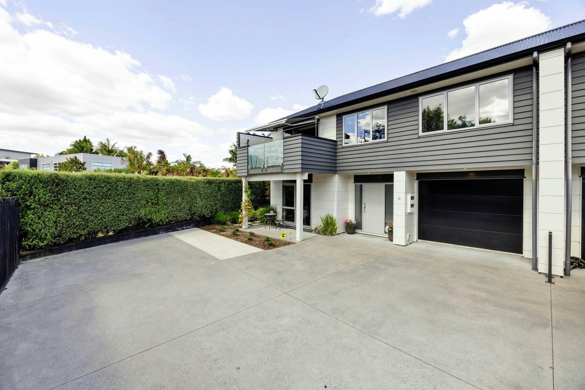 2 web or mls in House AR0 7695