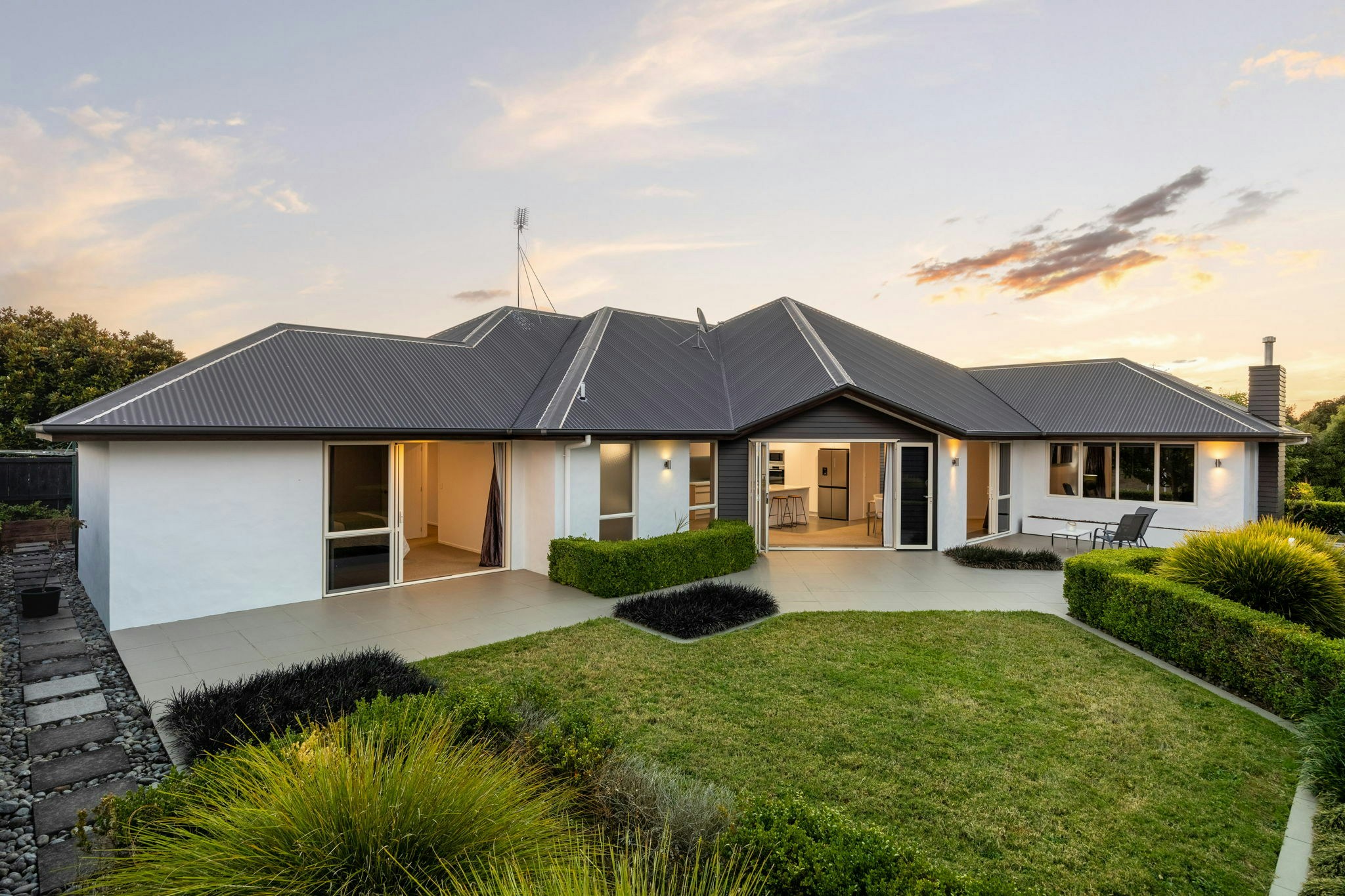 2 web or mls in House AR0 8424