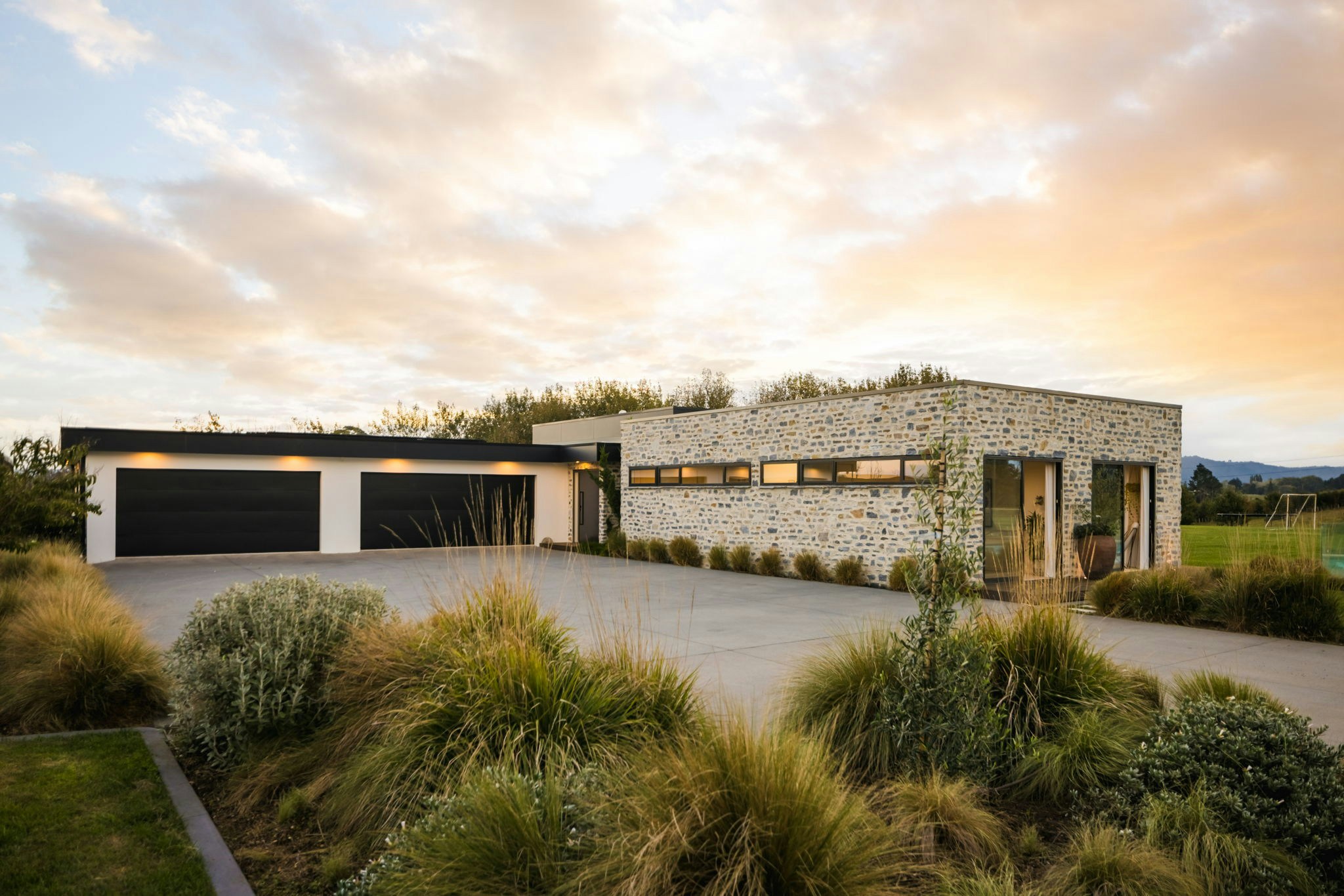 2 web or mls in House AR5 5241