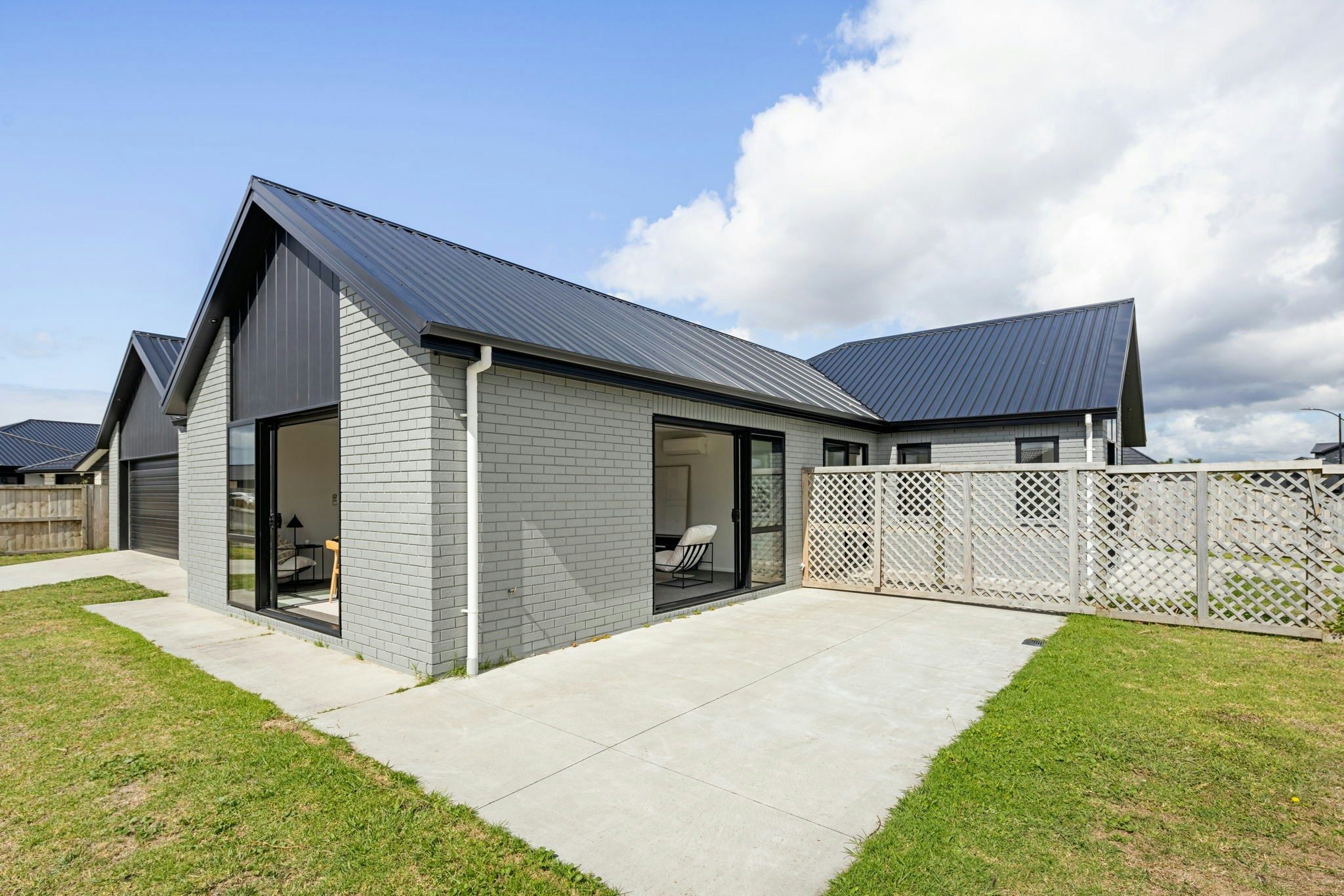 2 web or mls in House AR5 6576