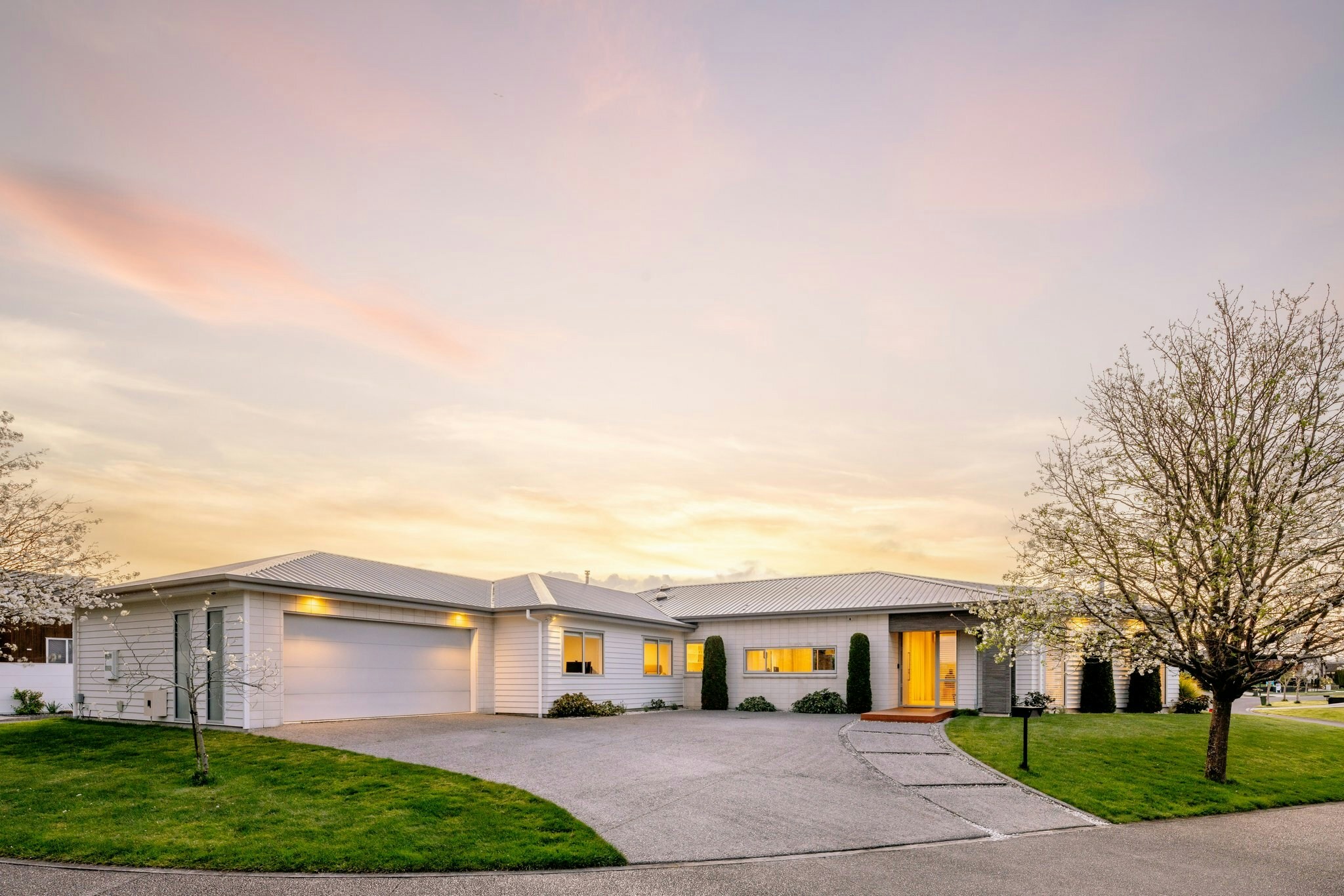 2 web or mls in House AR5 7178