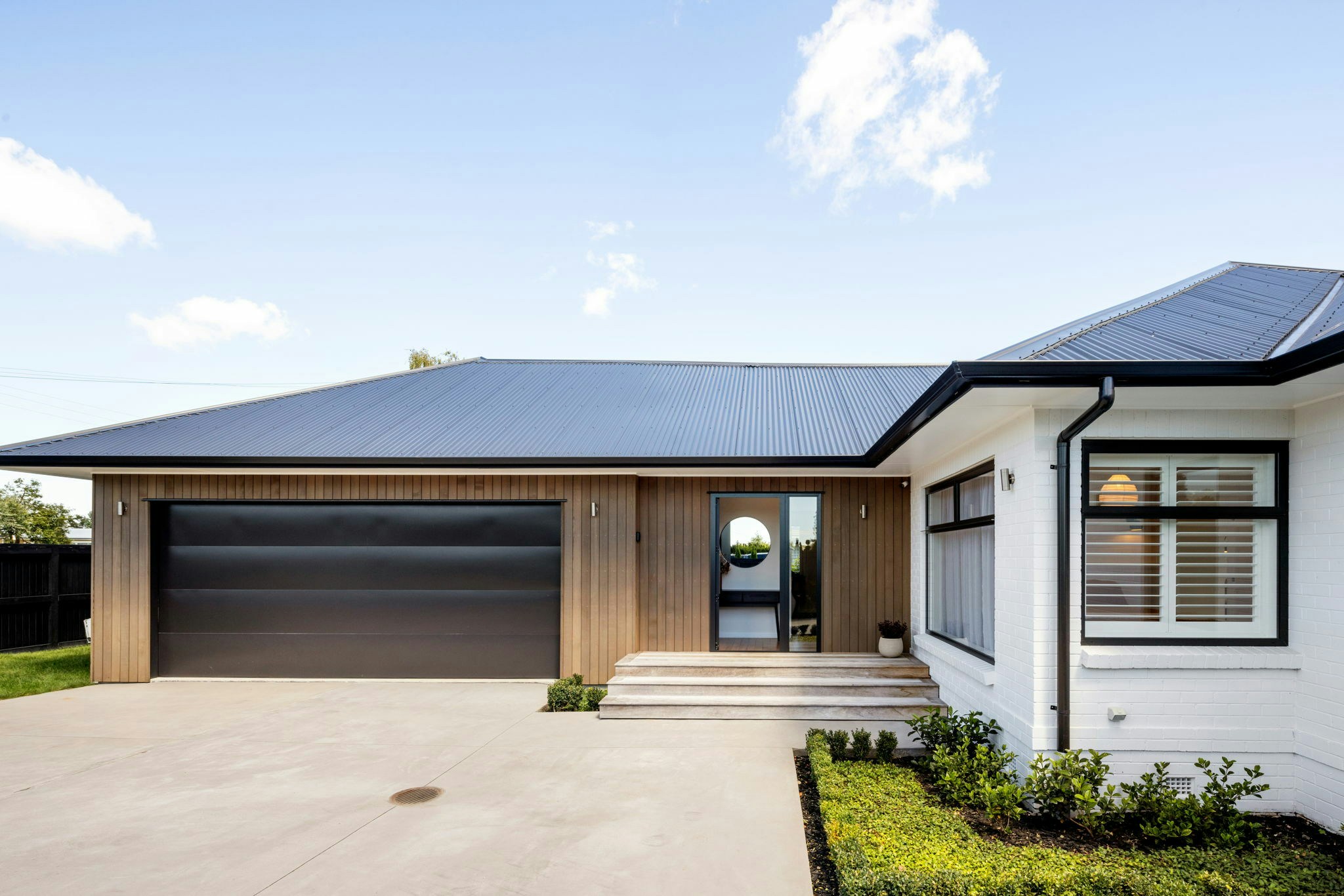 2 web or mls in House AR5 9322