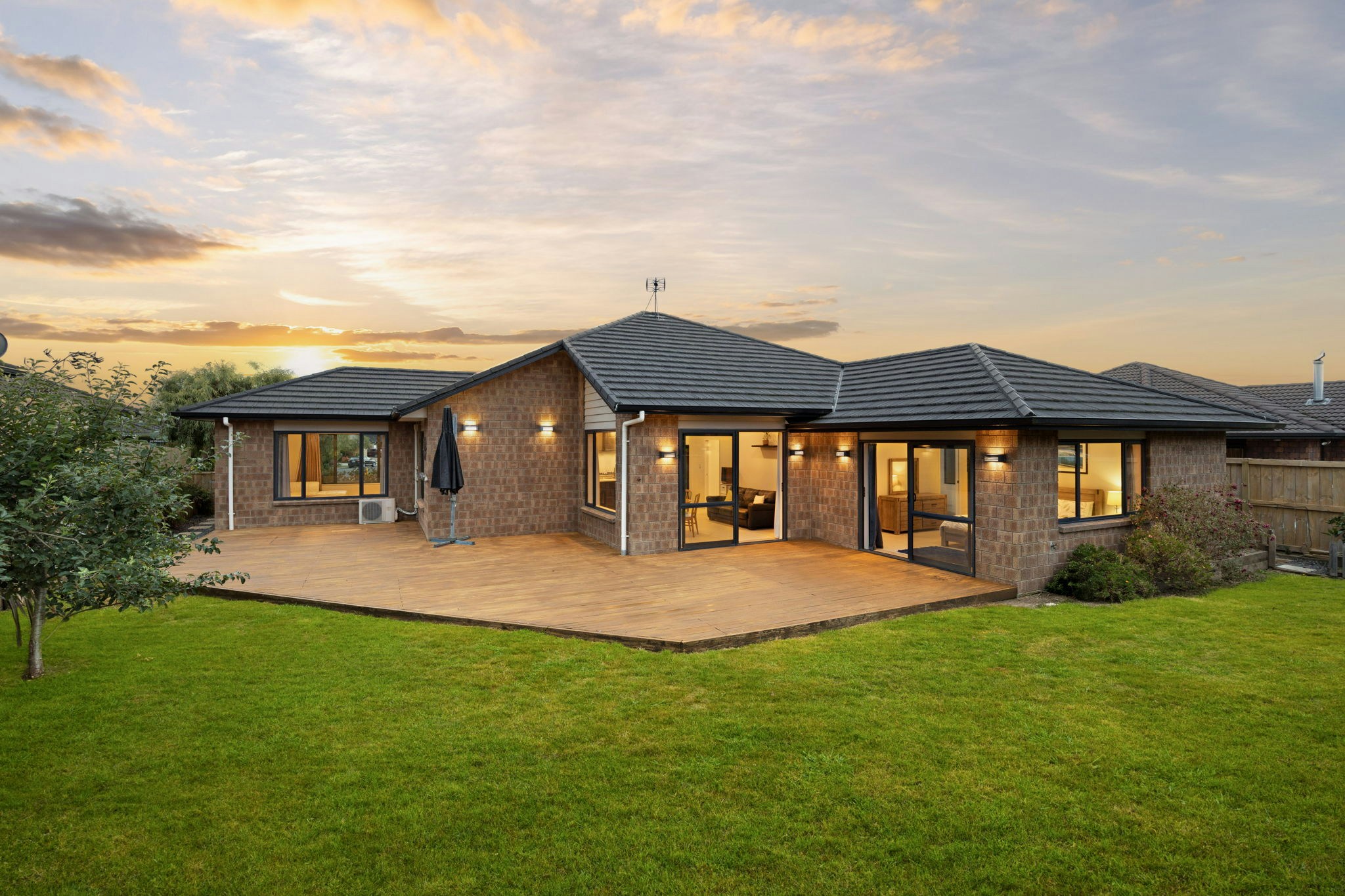 2 web or mls in House in House AR0 1708