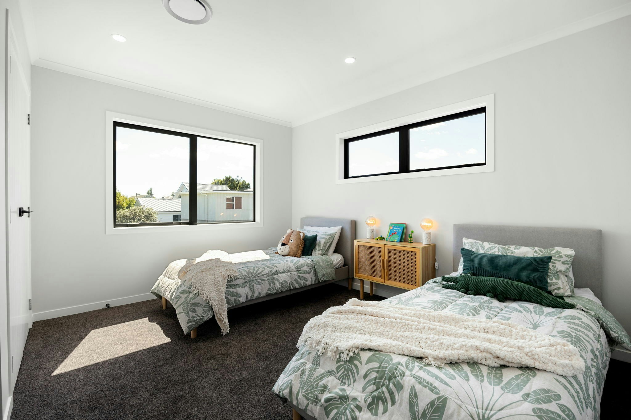 20 web or mls in House AR0 5509