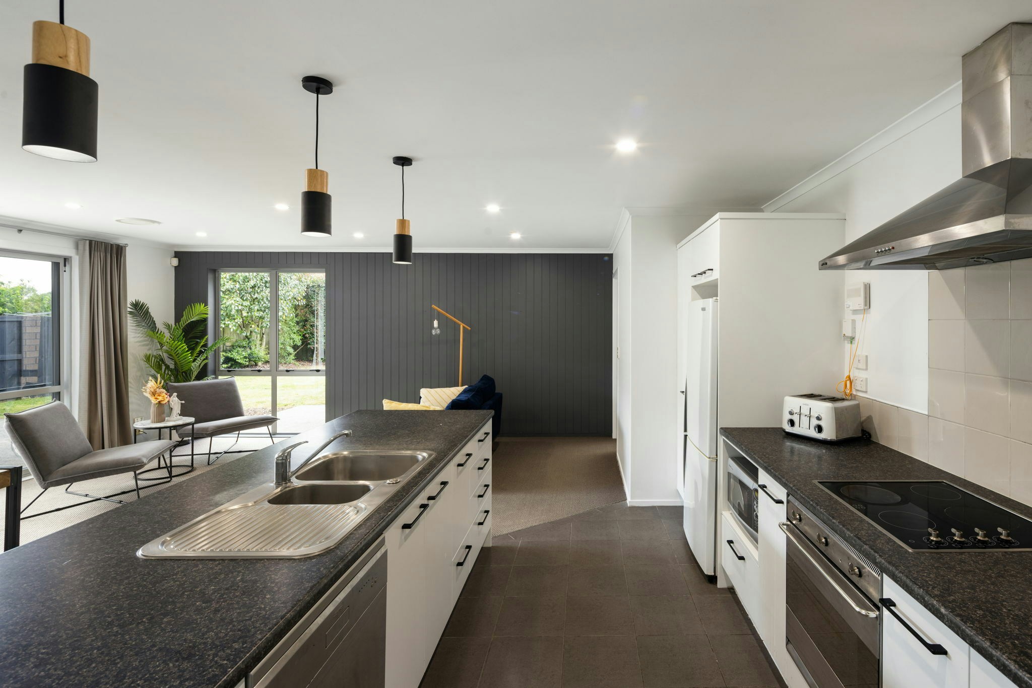 20 web or mls in House AR5 0131