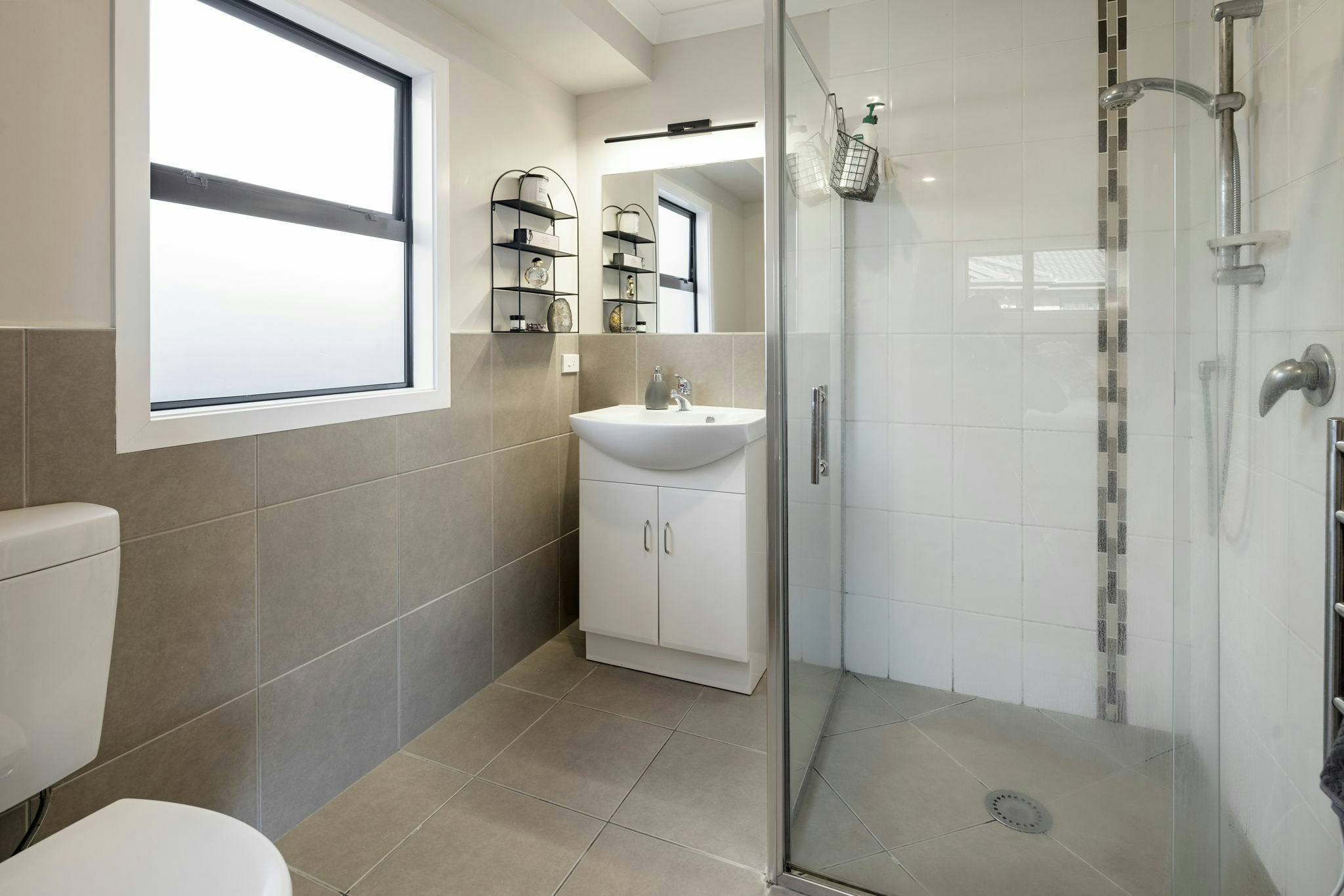 20 web or mls in House AR5 6364