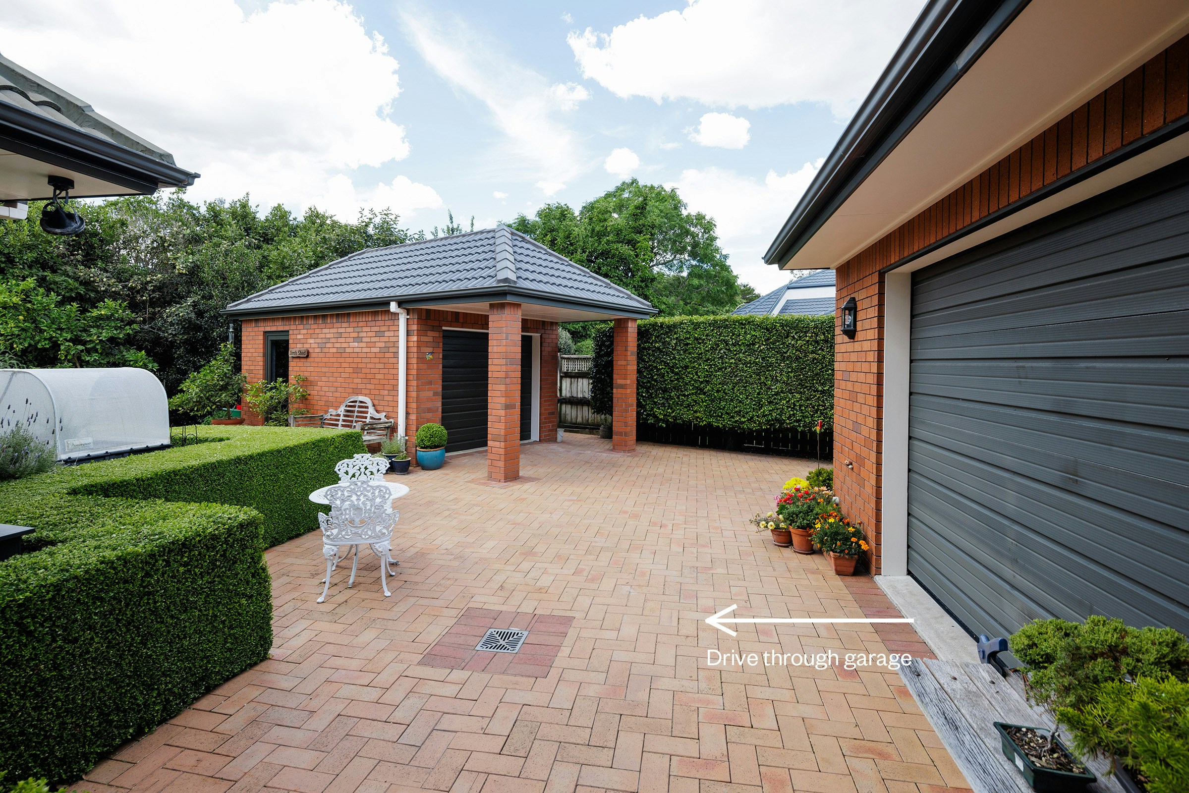 21 EDIT web in House AR5 7310