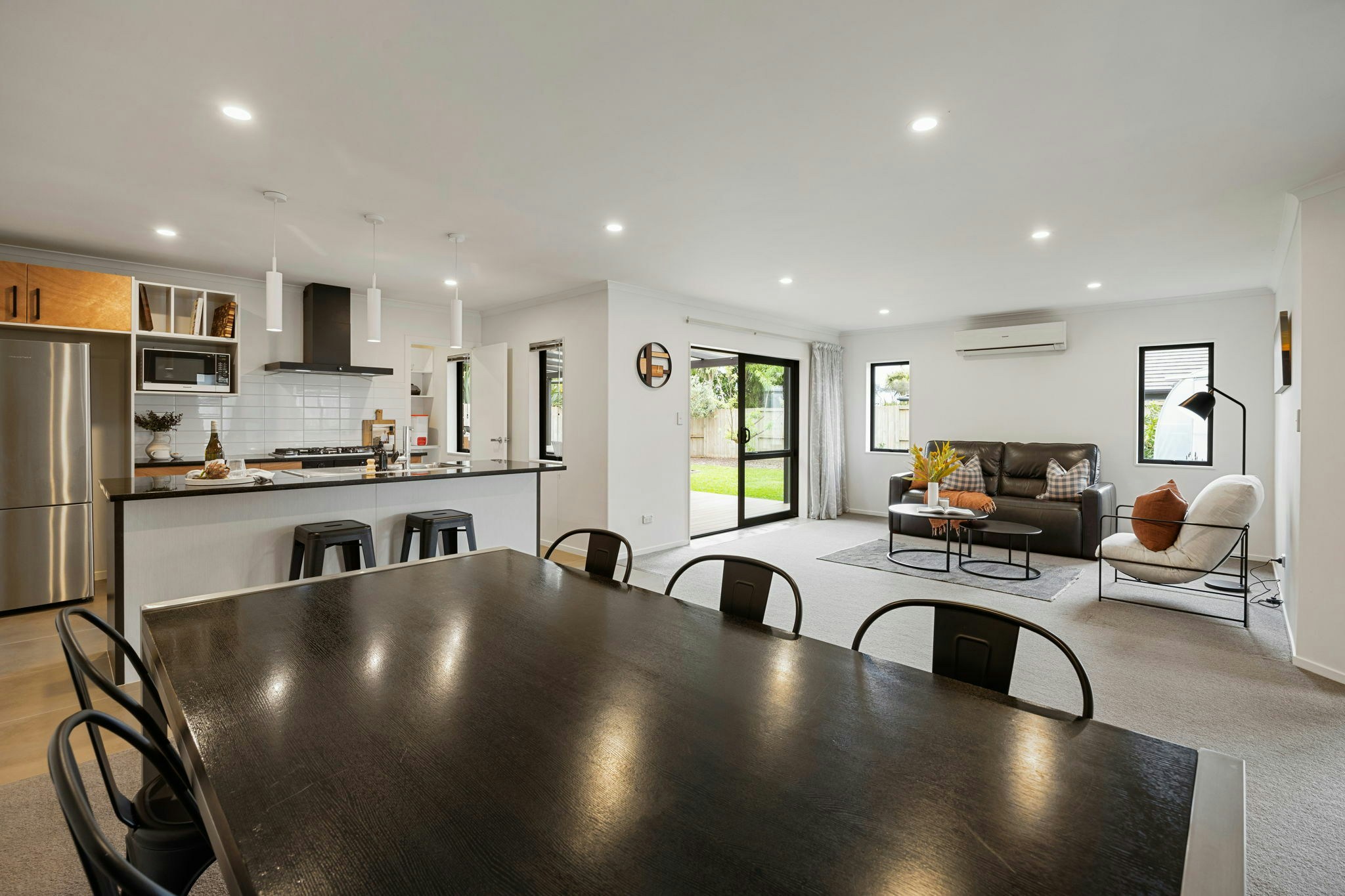 21 web or mls in House AR0 4019