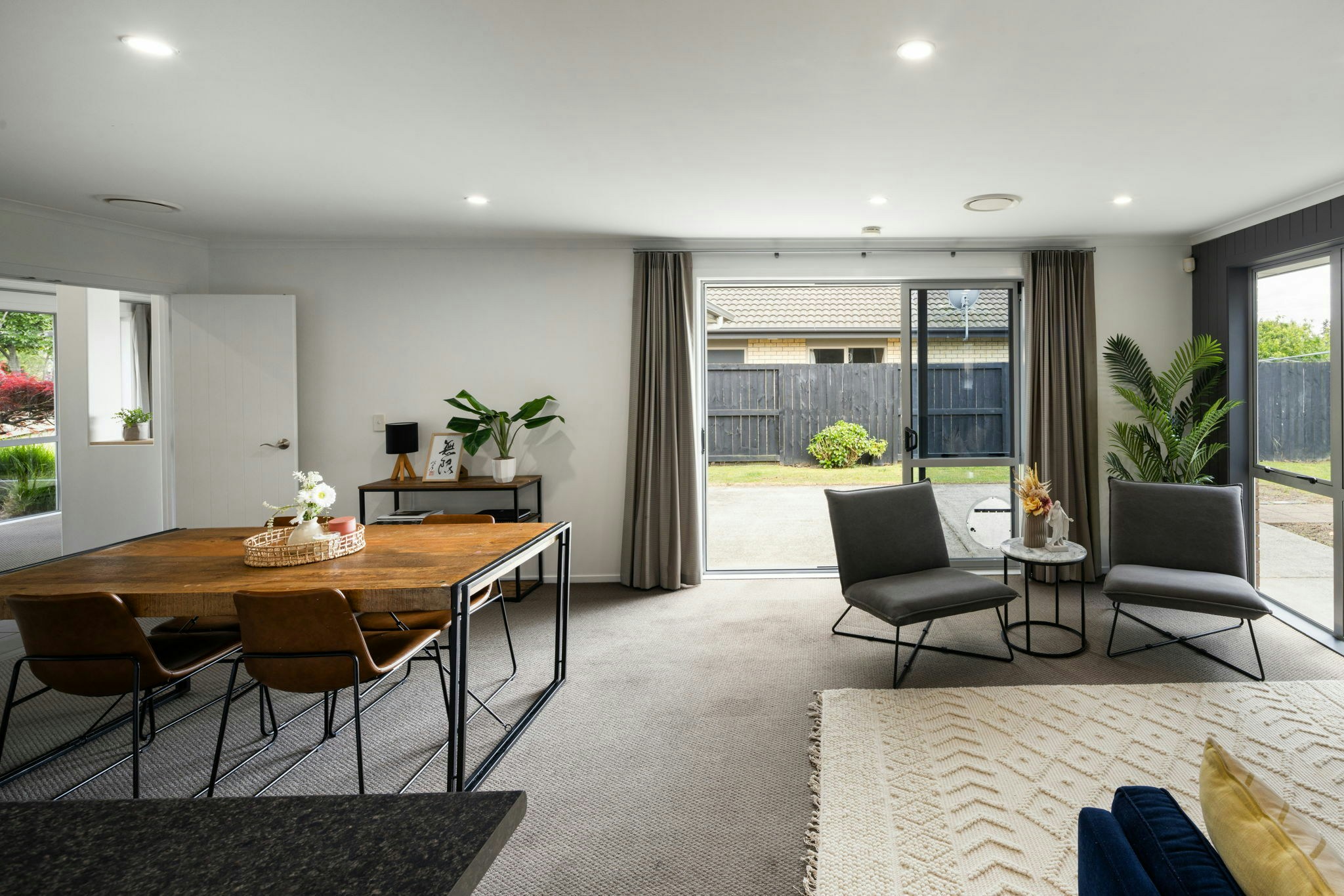 21 web or mls in House AR5 0126