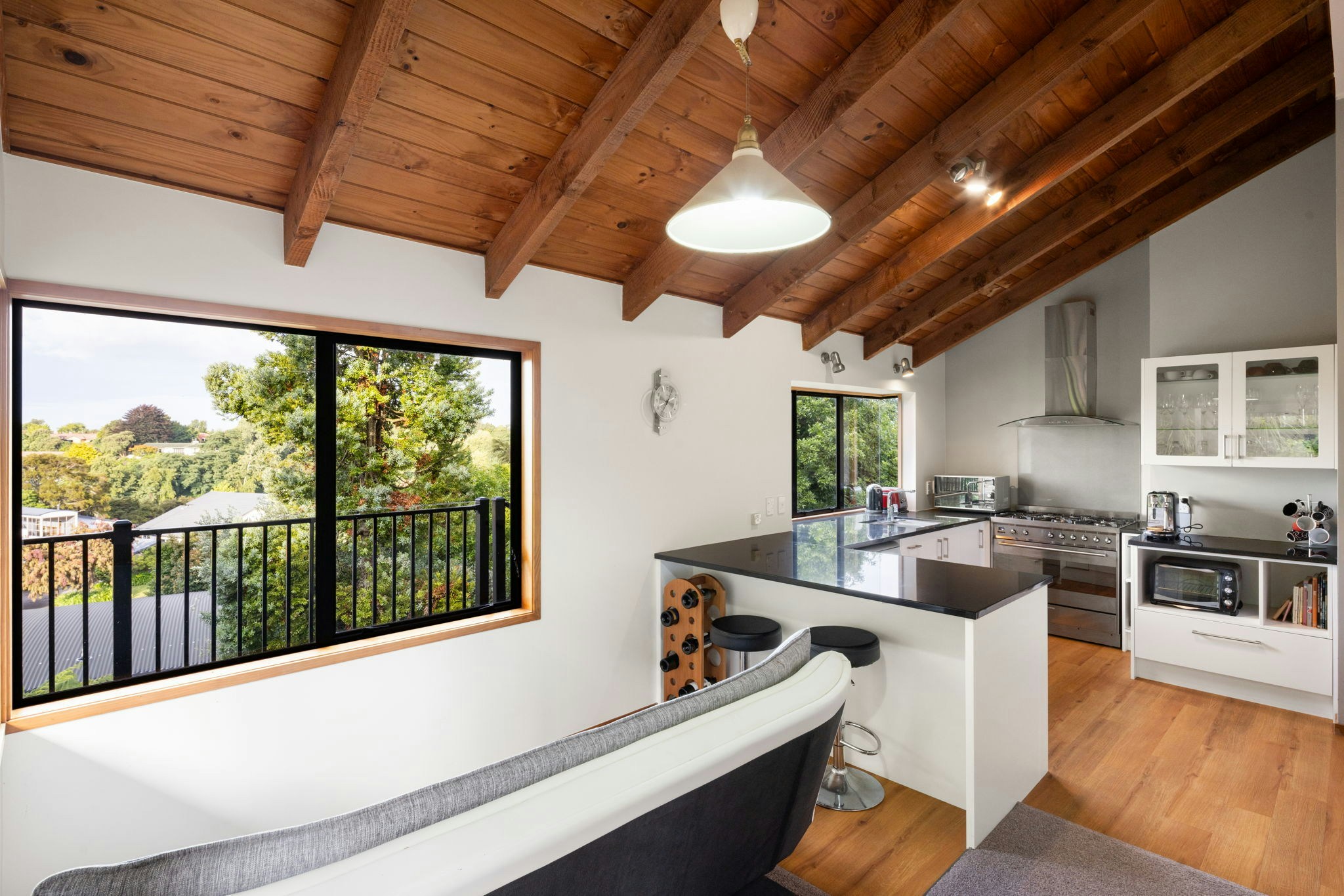 21 web or mls in House AR5 5074