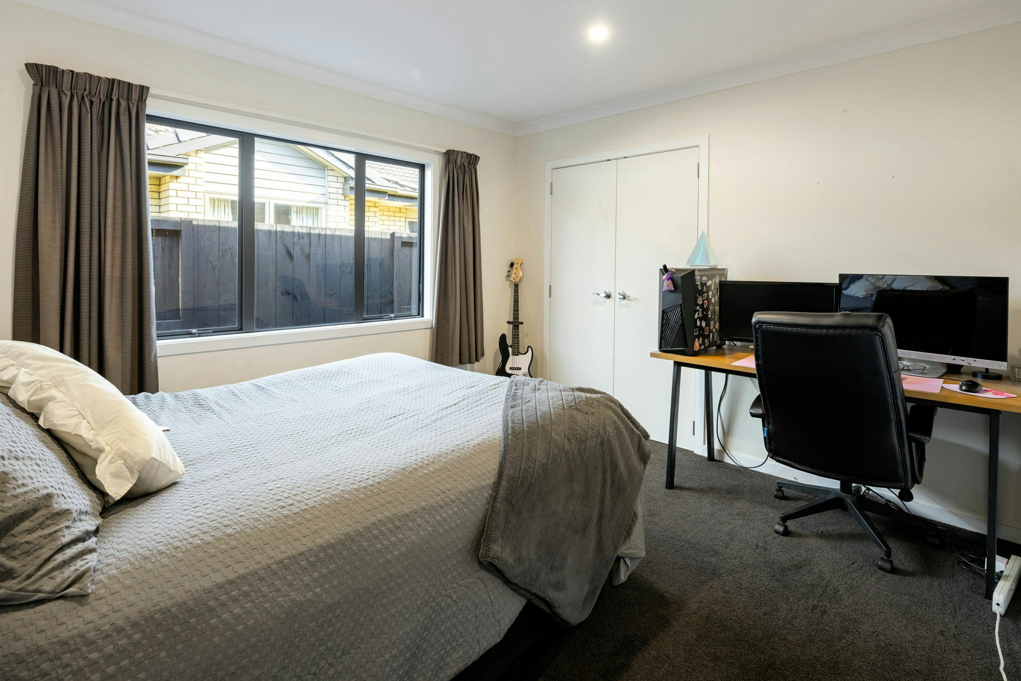 21 web or mls in House AR5 6369