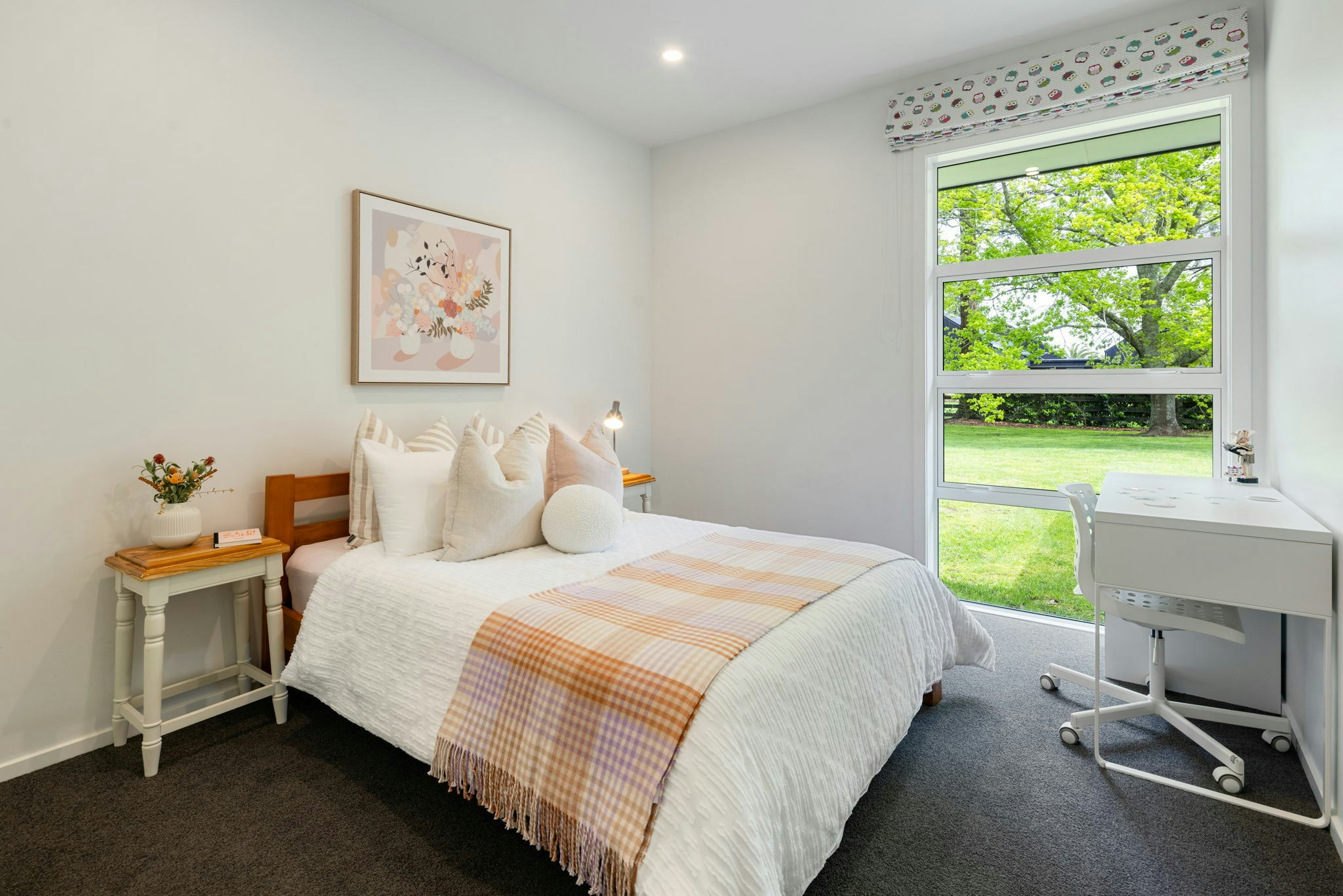 21 web or mls in House AR5 8093