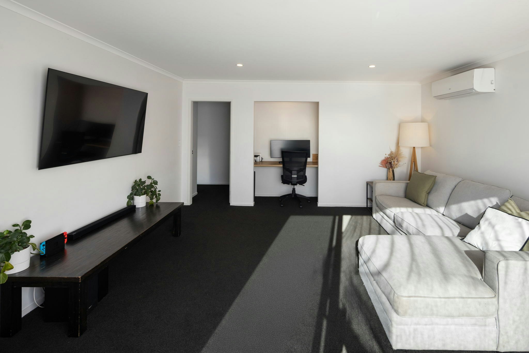 21 web or mls in House AR5 9956