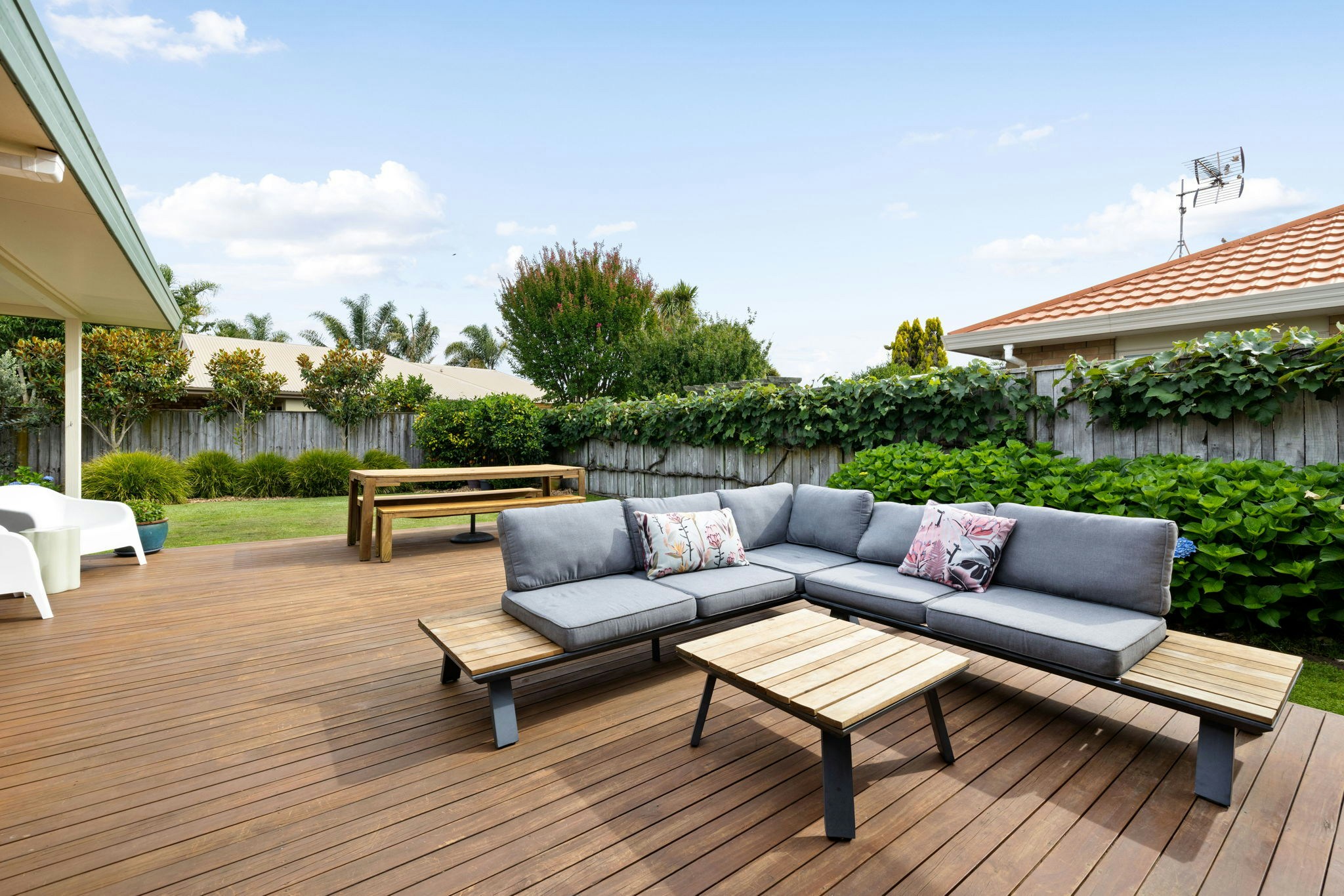 21 web or mls in House SR5 0122