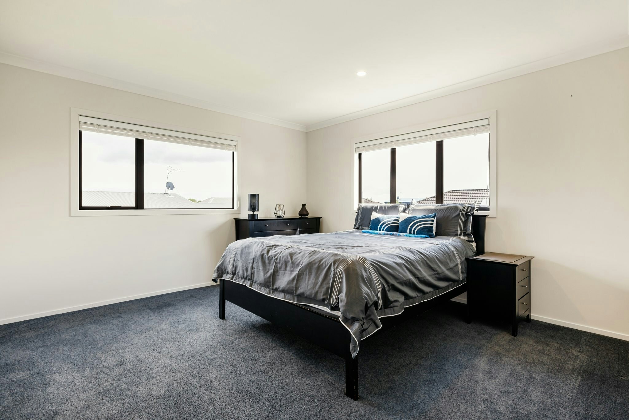 21 web or mls in House SR5 7025