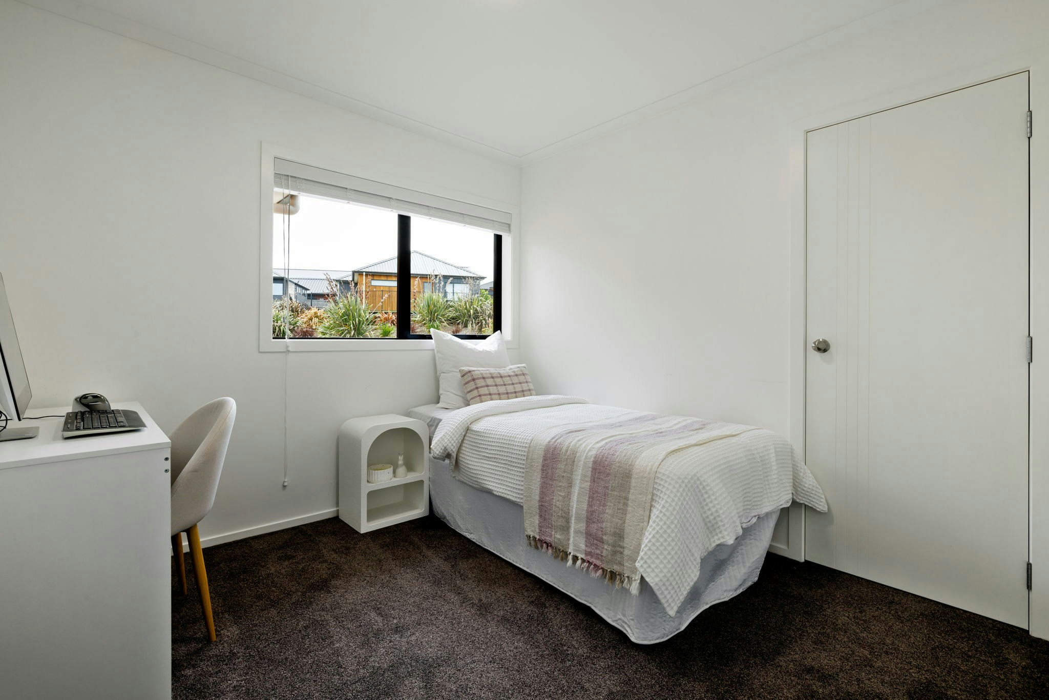 21 web or mls in House SR5 7327