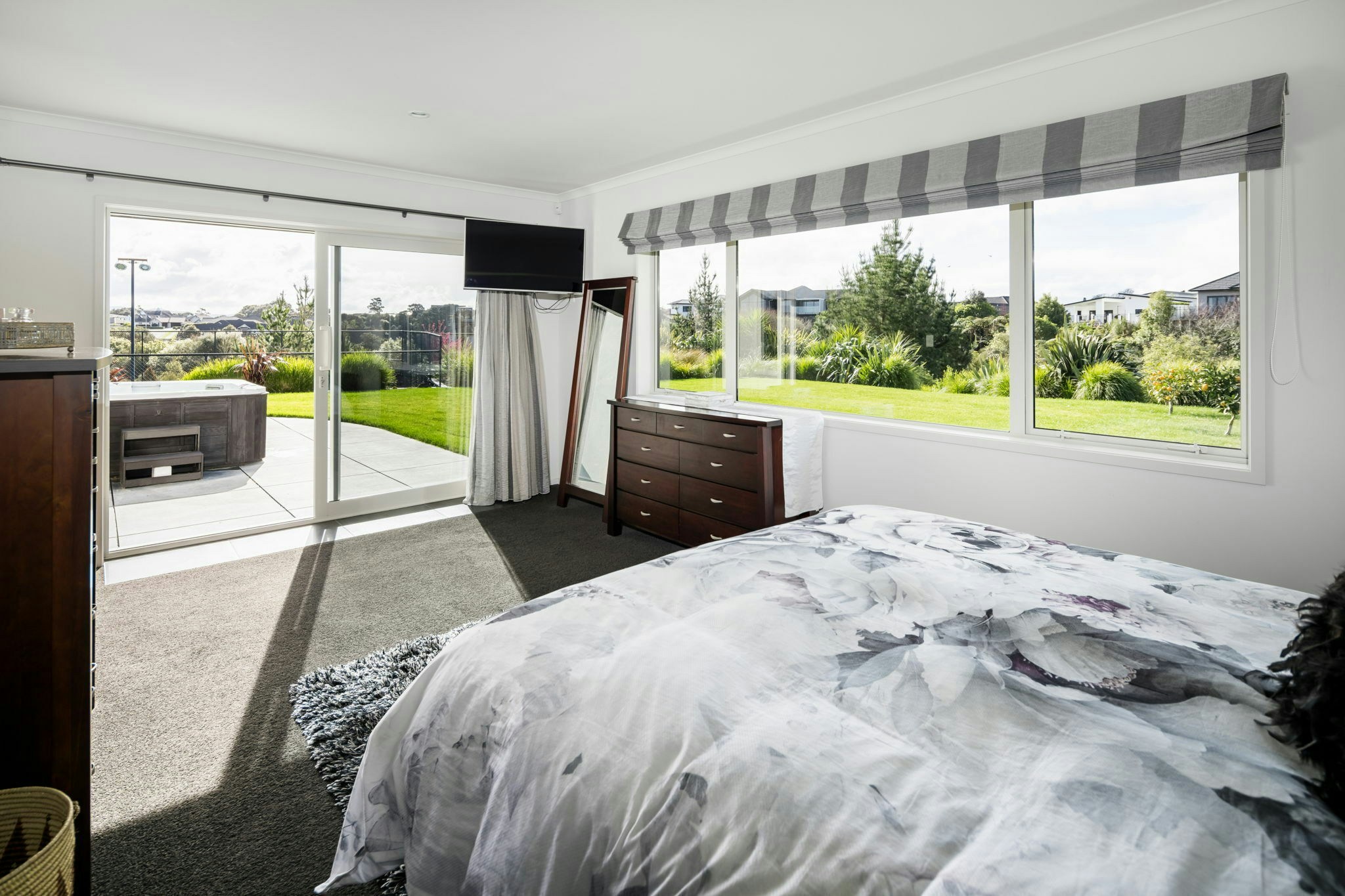 22 web or mls 12 in House AR5 1944