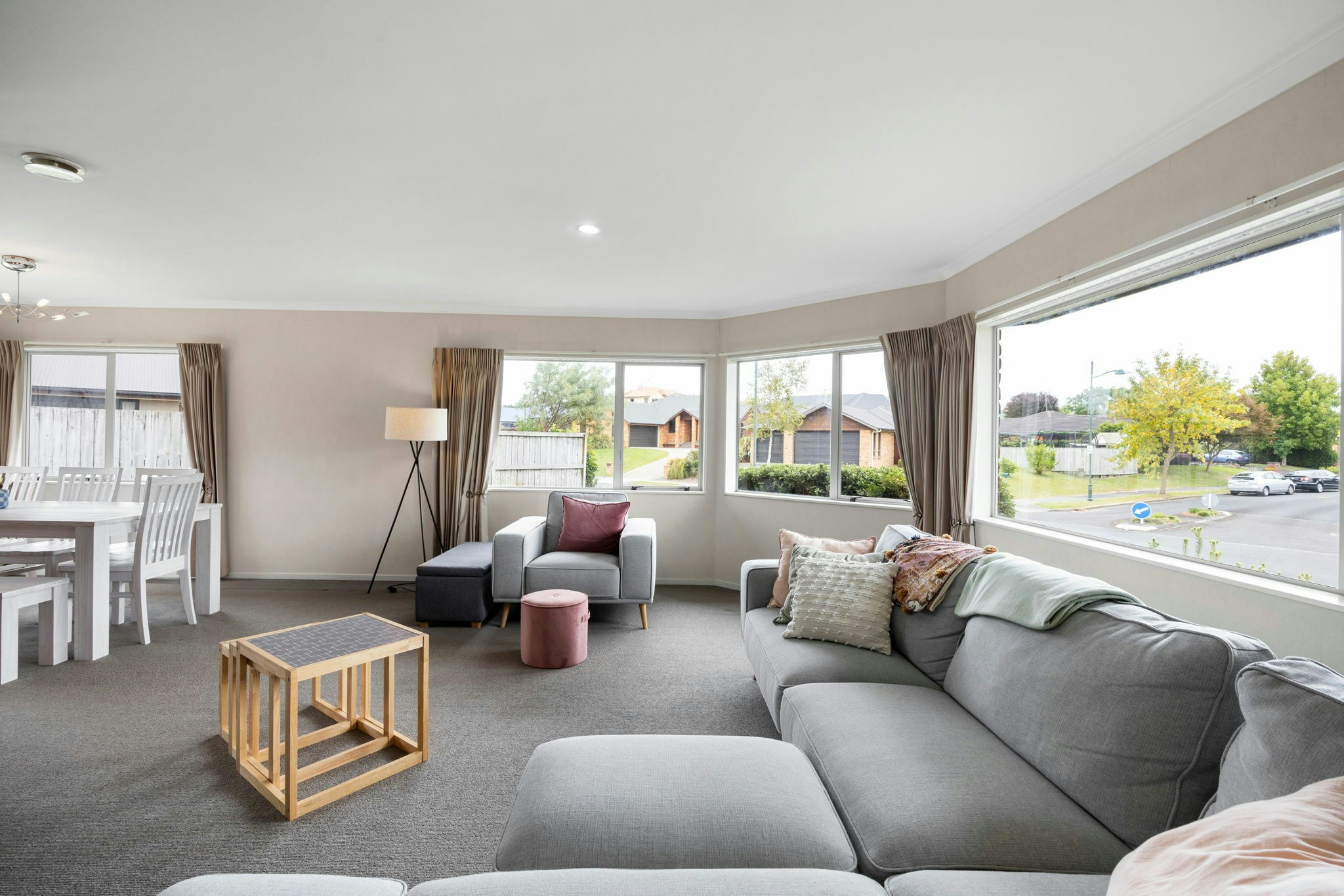 22 web or mls in House AR0 2544