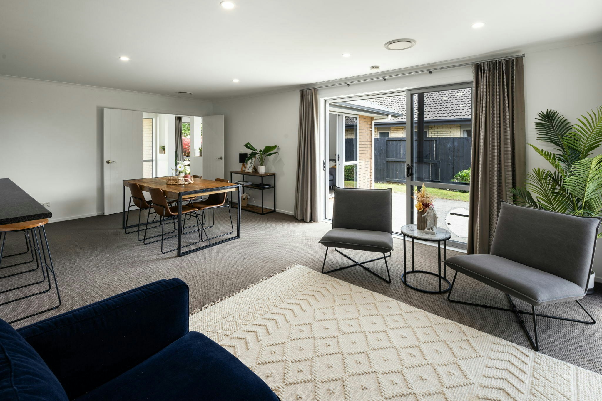 22 web or mls in House AR5 0121