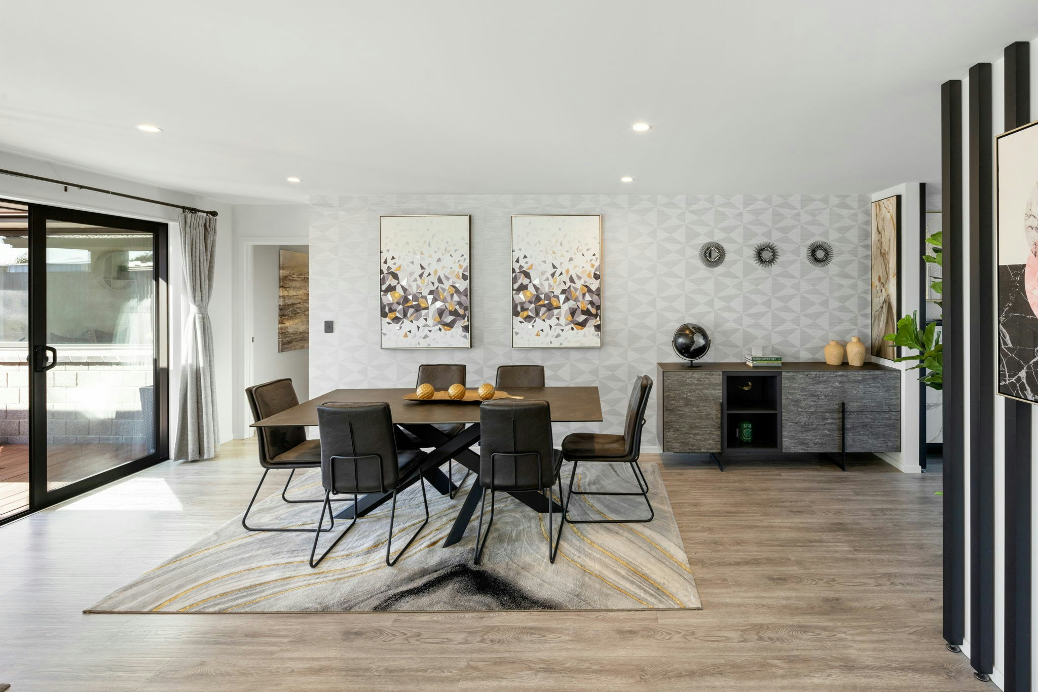 22 web or mls in House AR5 1019