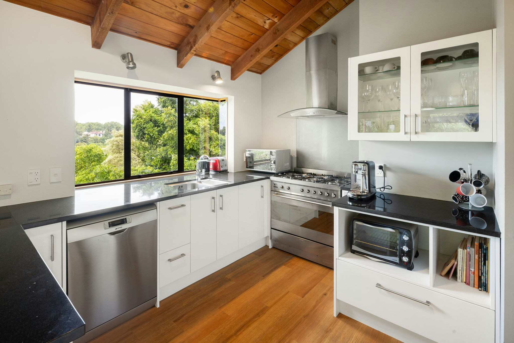 22 web or mls in House AR5 5004