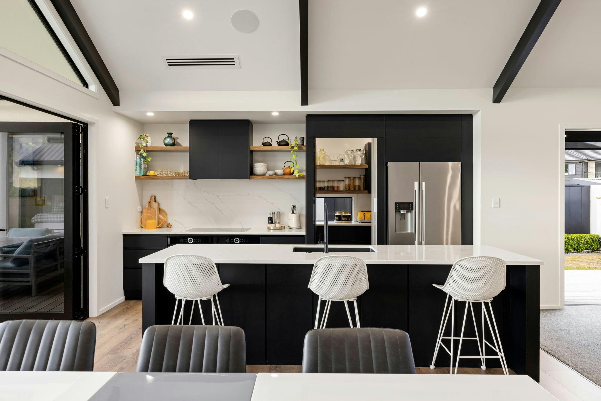 22 web or mls in House SR5 1492