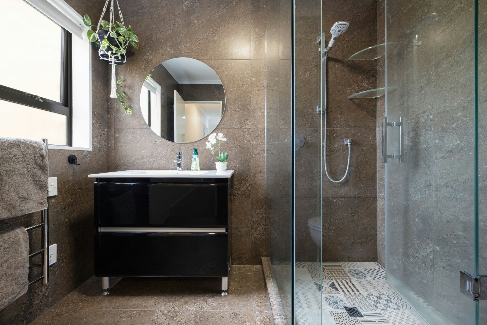 22 web or mls in House SR5 2421