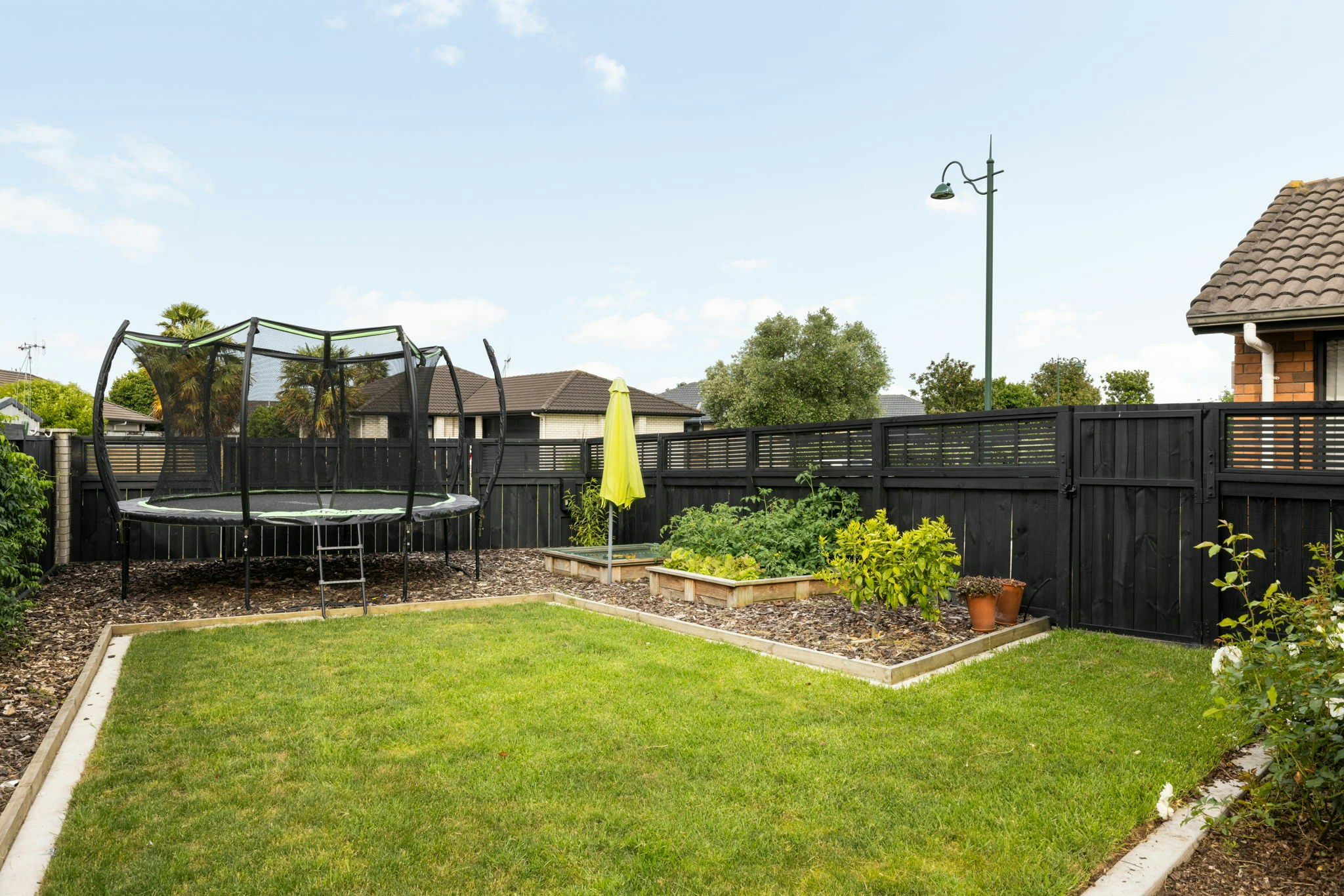 22 web or mls in House SR5 9525