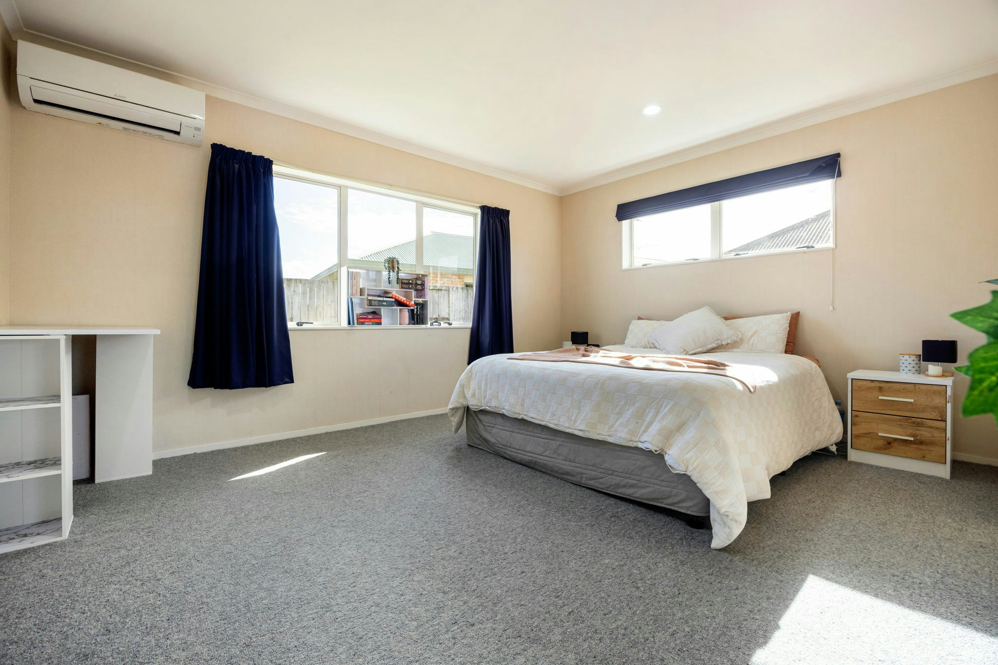 23 web or mls in House AR0 1812