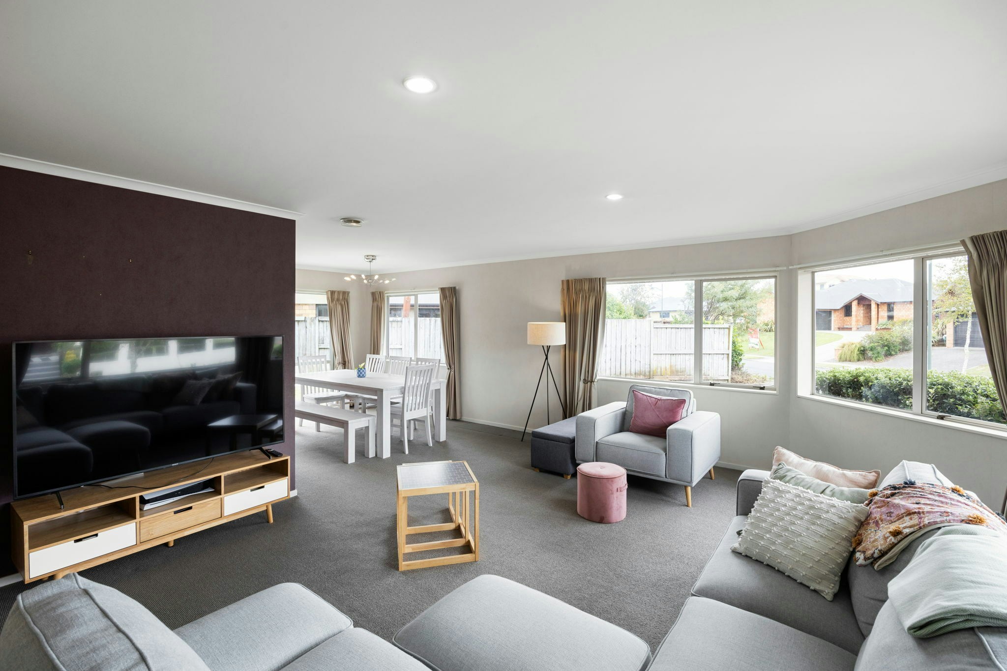 23 web or mls in House AR0 2549