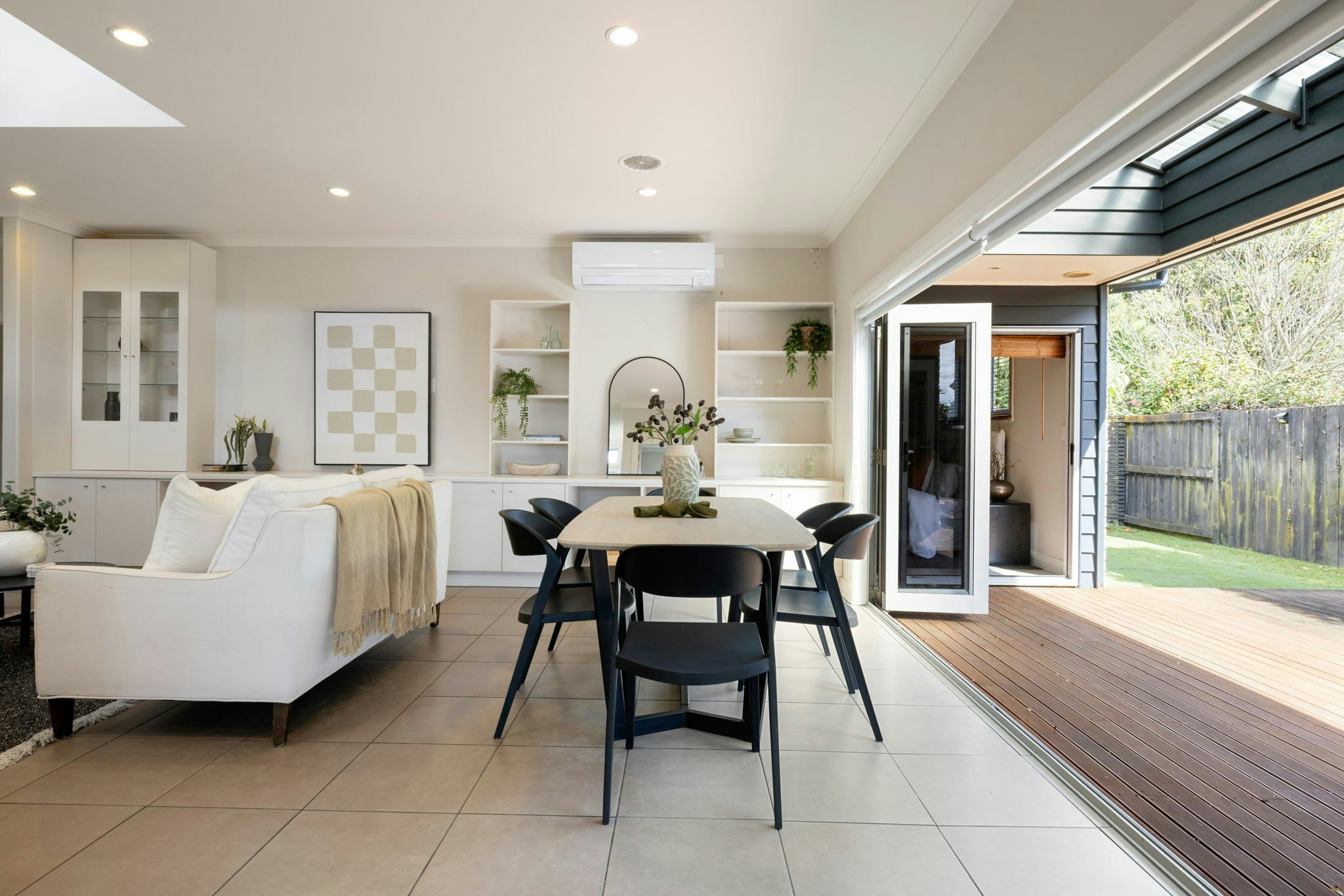 23 web or mls in House SR5 0788