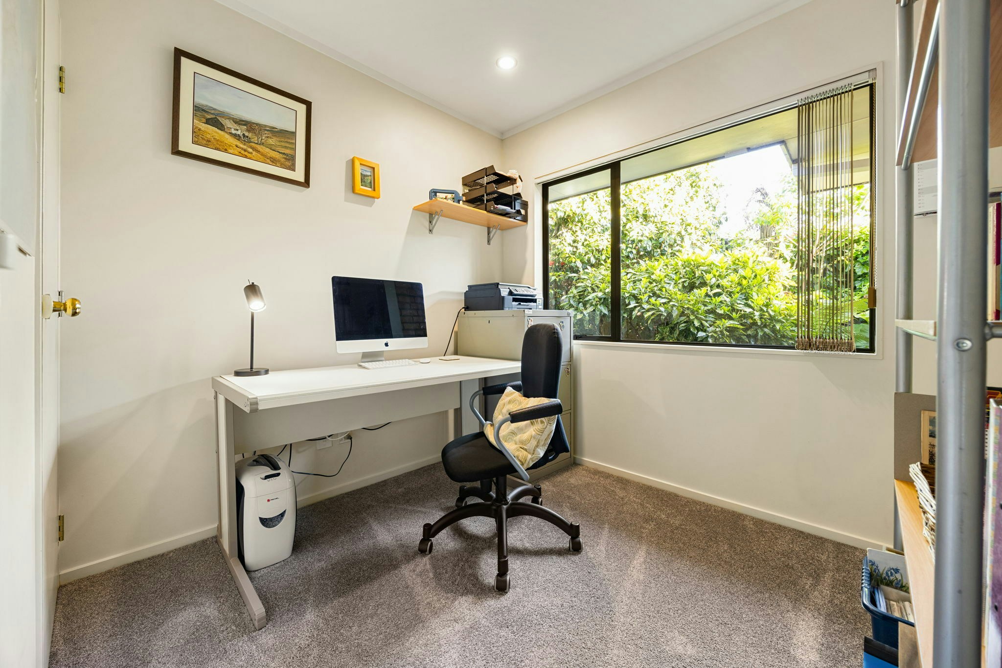 24 web or mls in House AR0 2044