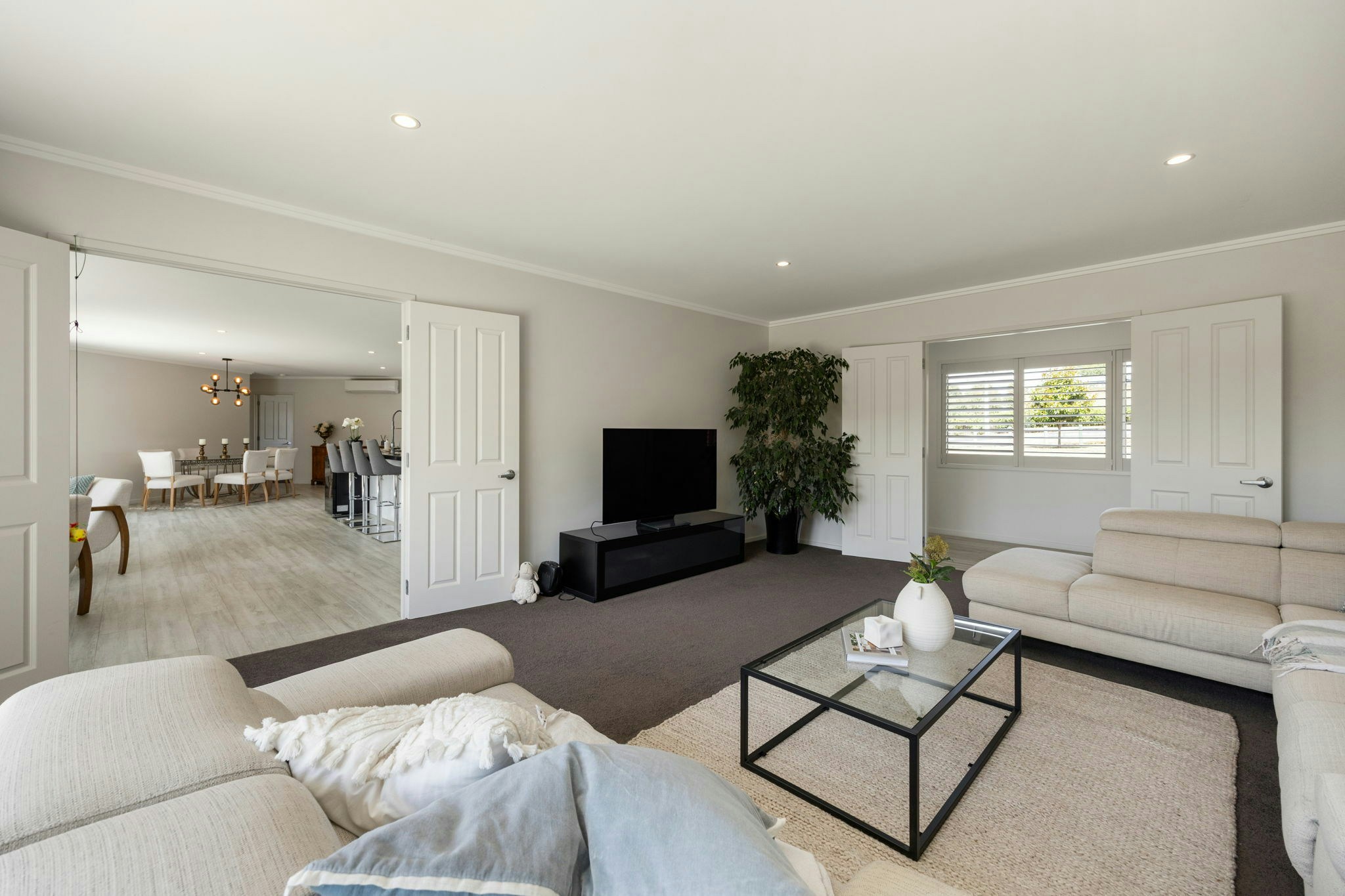 24 web or mls in House AR0 3300