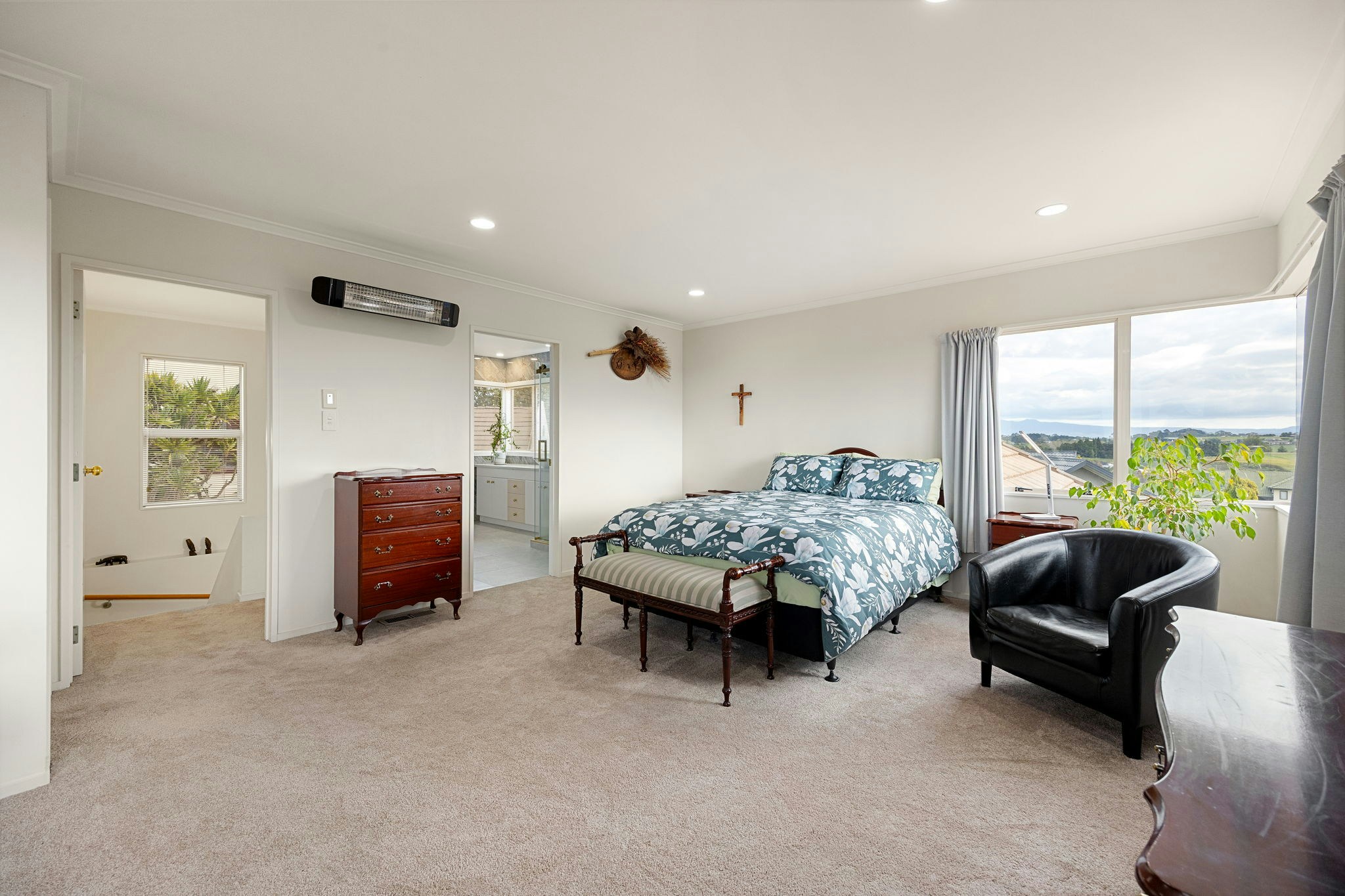 24 web or mls in House AR0 7409