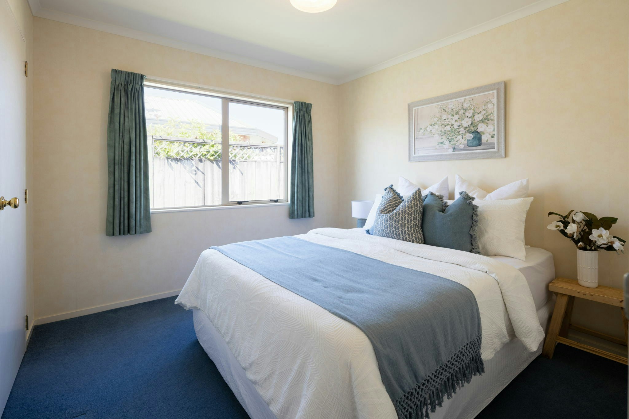 24 web or mls in House AR5 5212