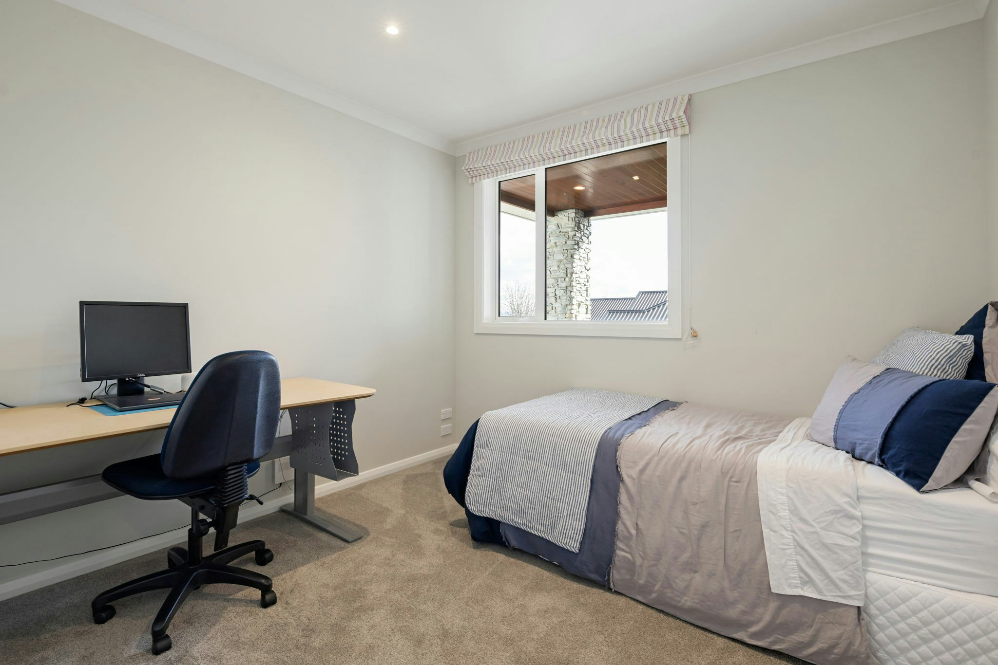 24 web or mls in House AR5 9221