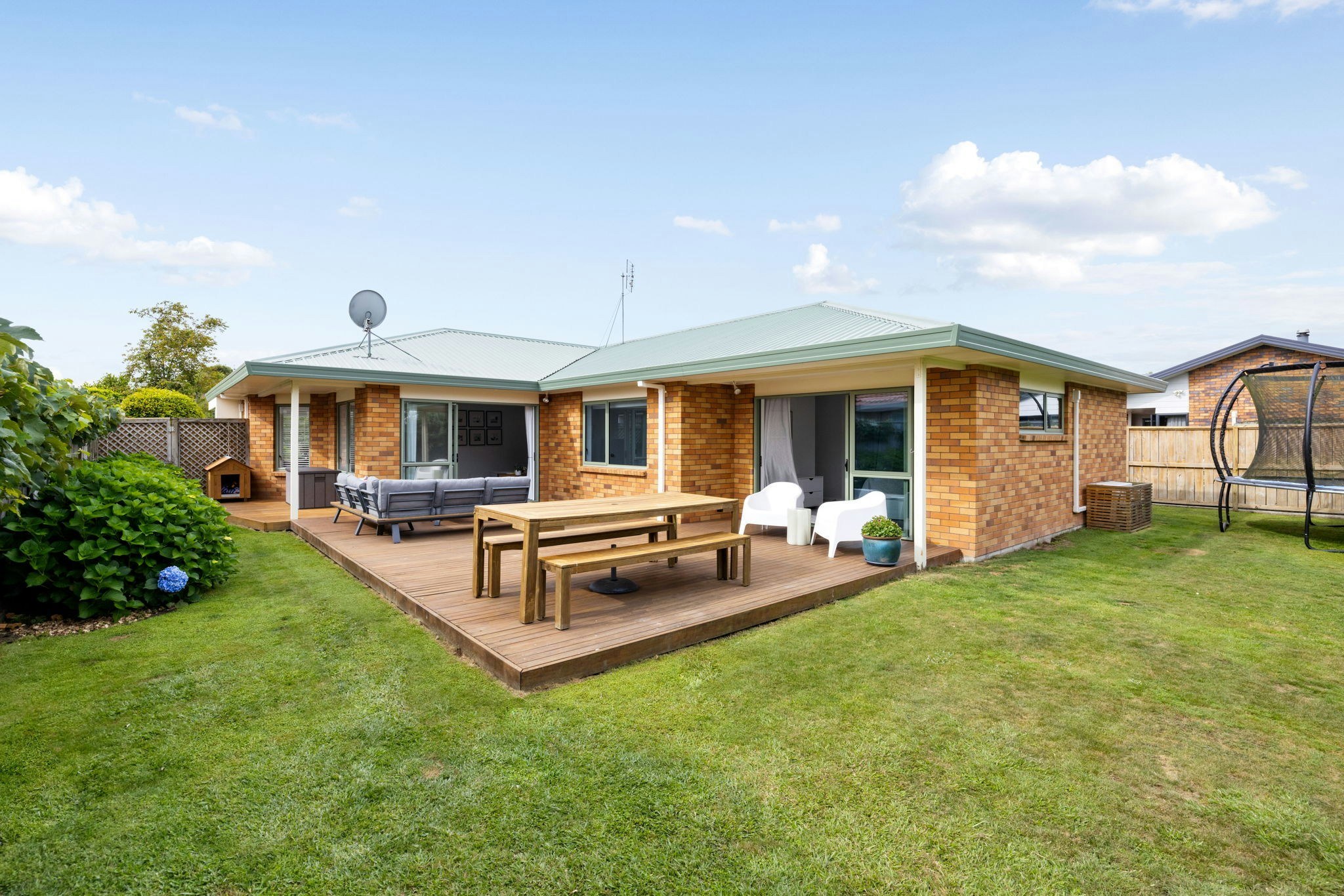 24 web or mls in House SR5 0132