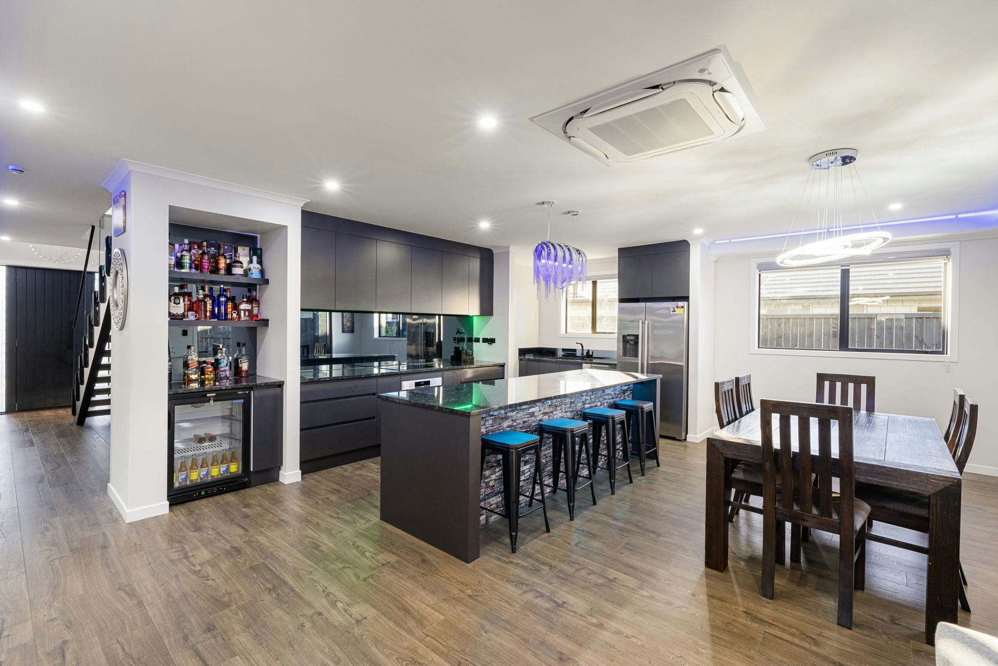 24 web or mls in House SR5 3037