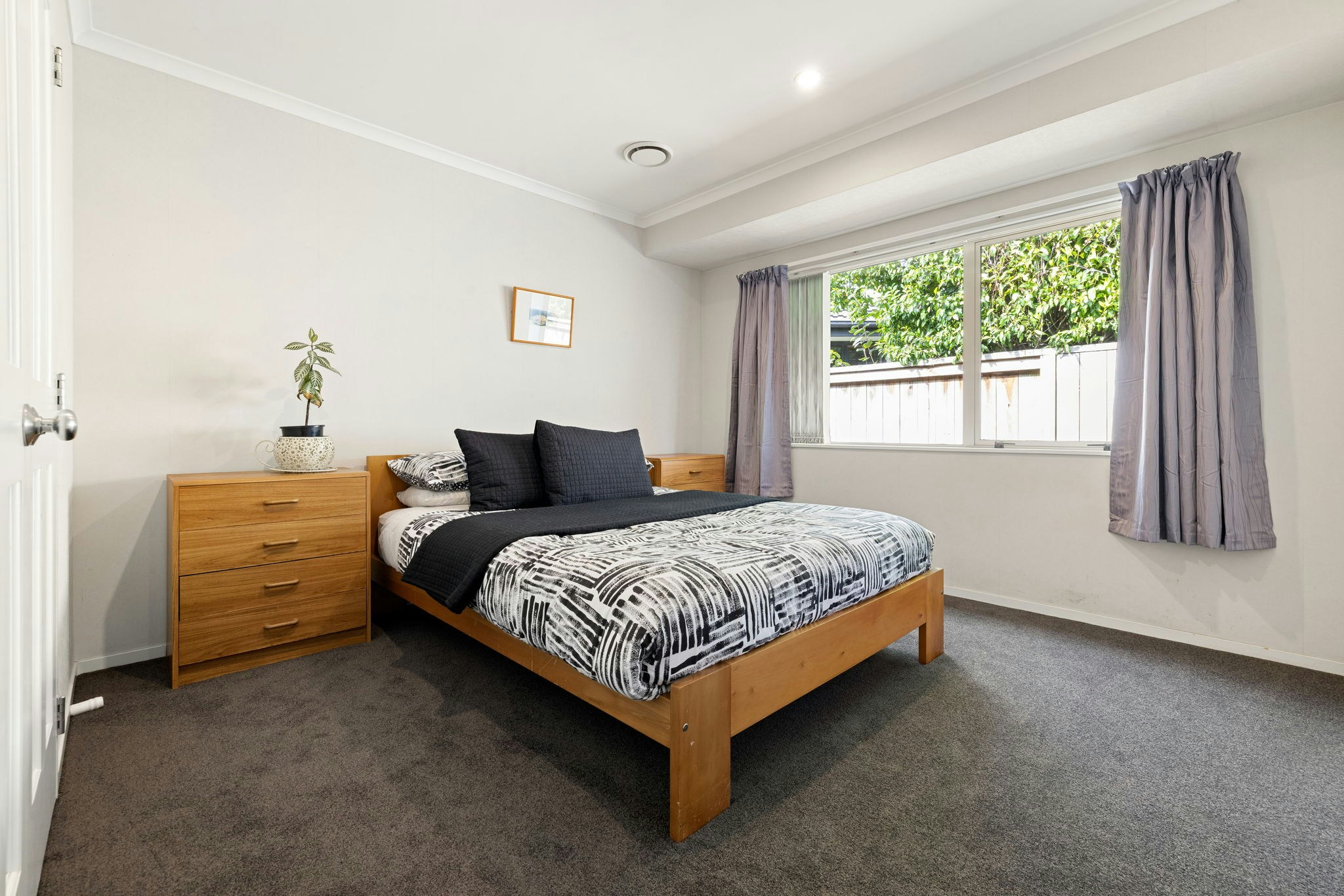 24 web or mls in House SR5 4001 2