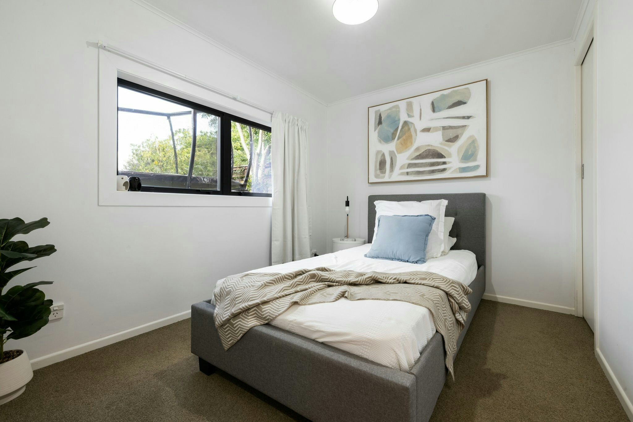 24 web or mls in House SR5 5501