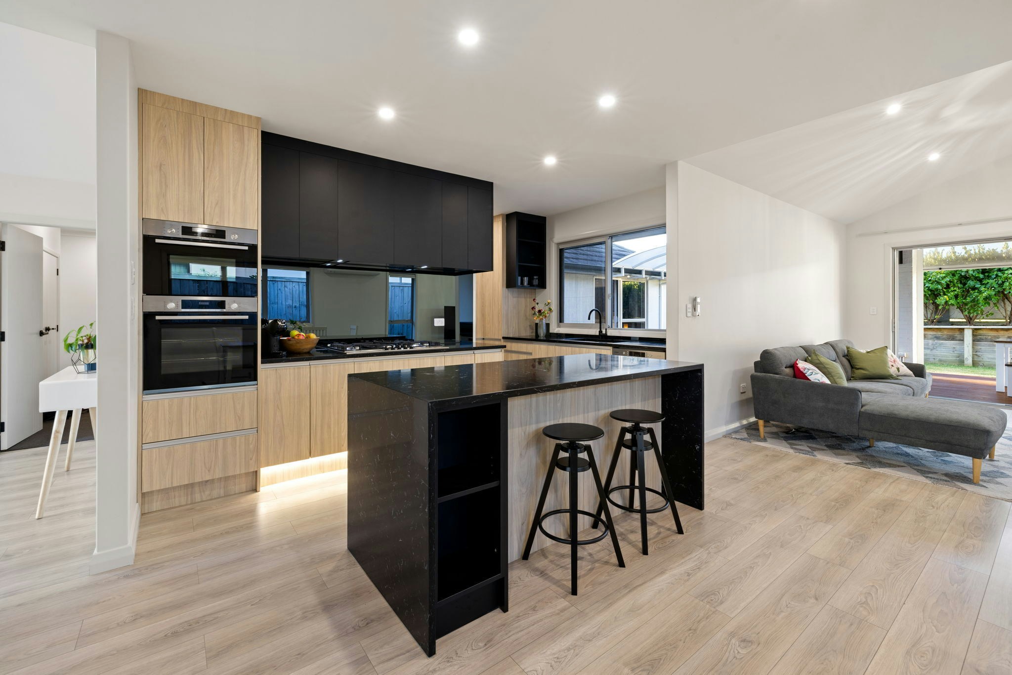 24 web or mls in House SR5 7502