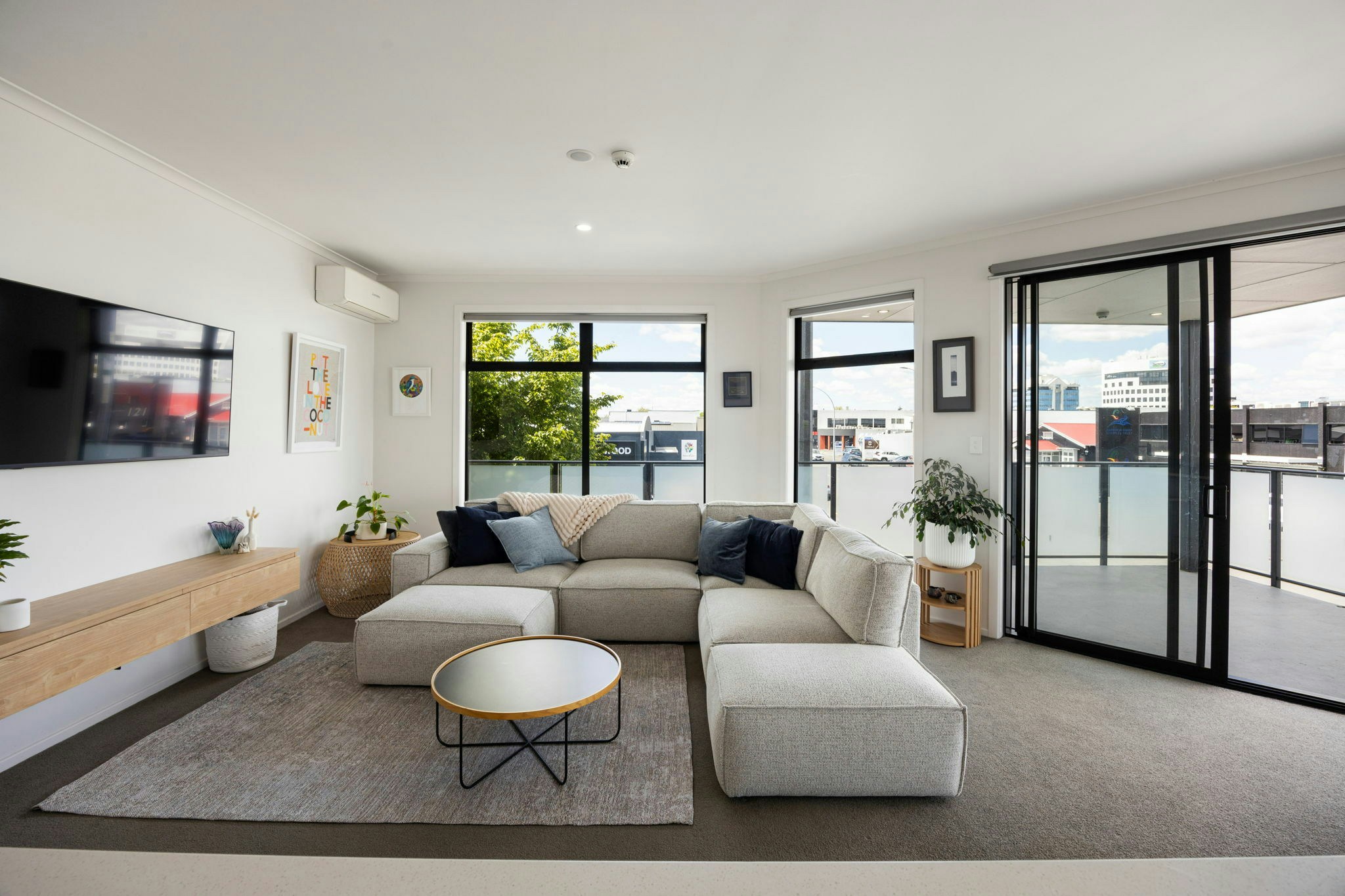 24 web or mls in House in House AR0 0198