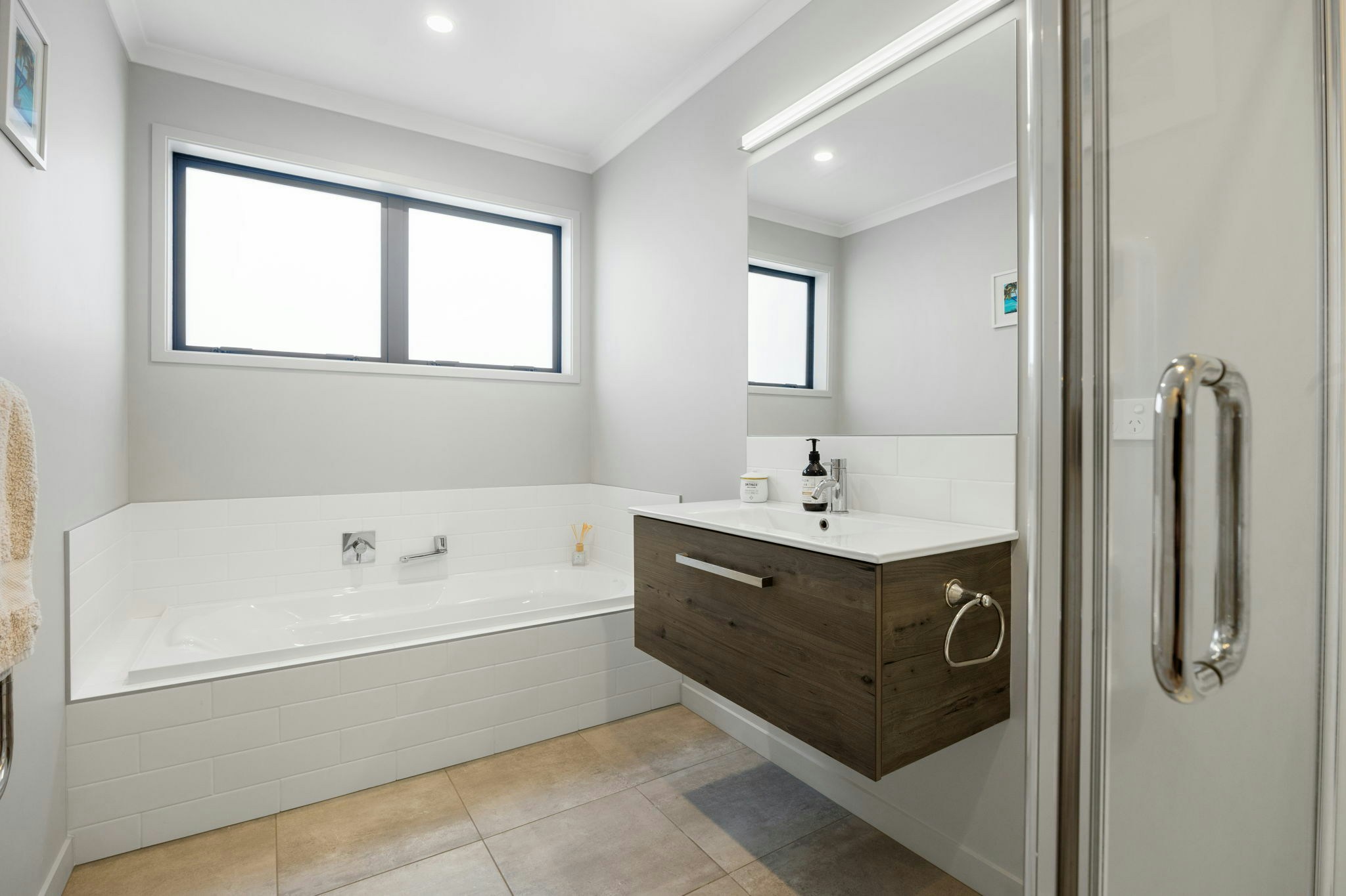 25 web or mls in House AR0 8144