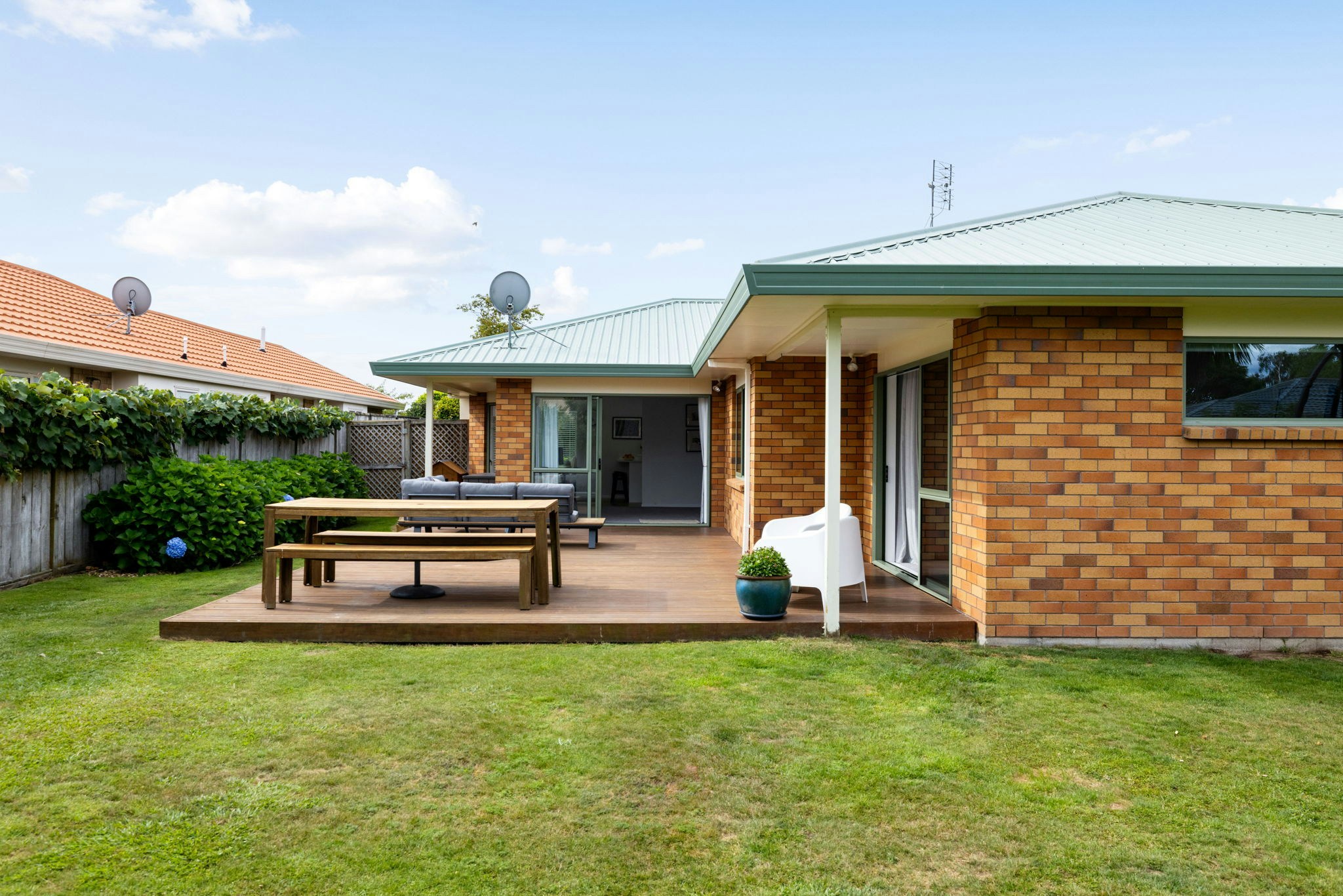 25 web or mls in House SR5 0142