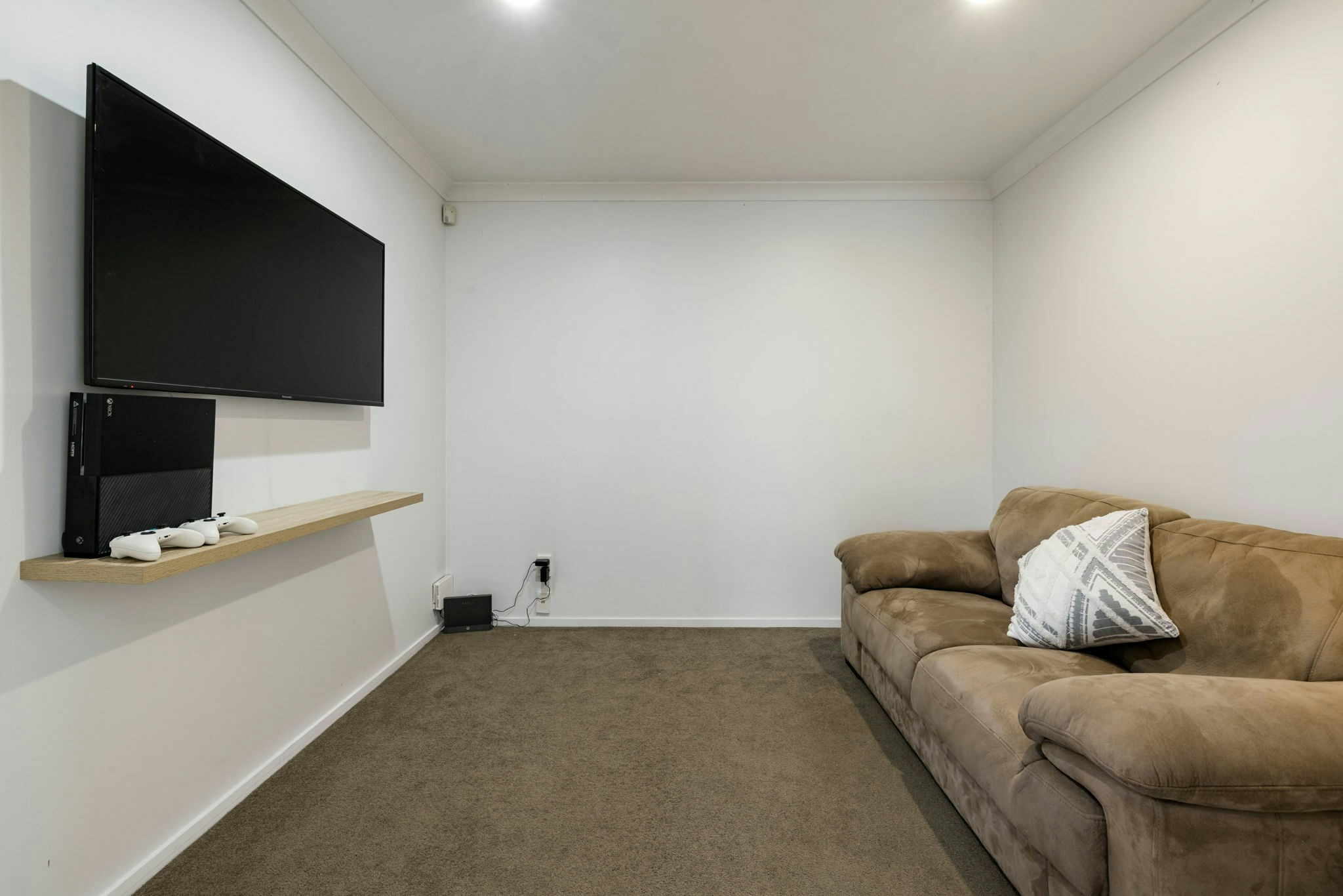 25 web or mls in House SR5 2309