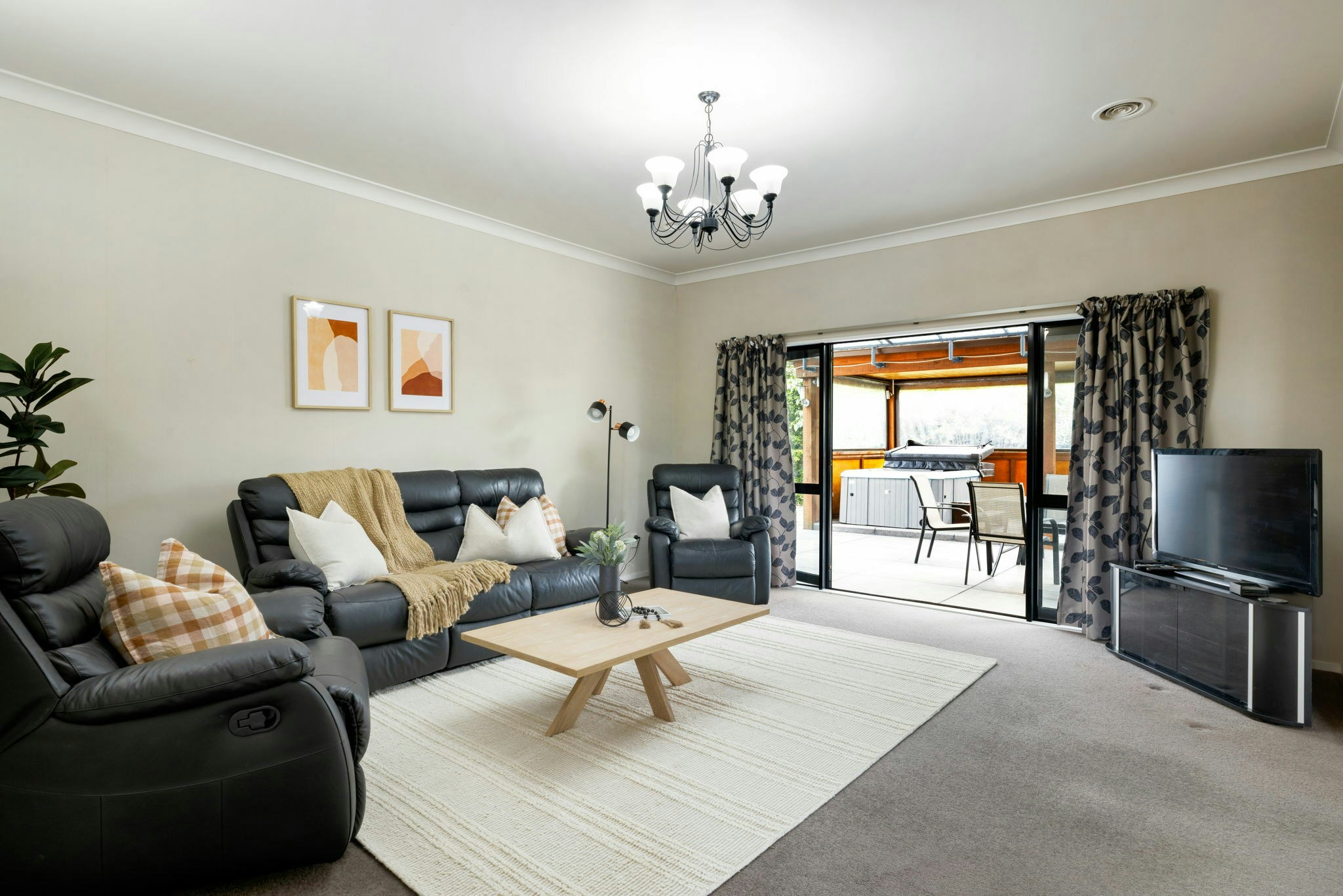 25 web or mls in House SR5 4116