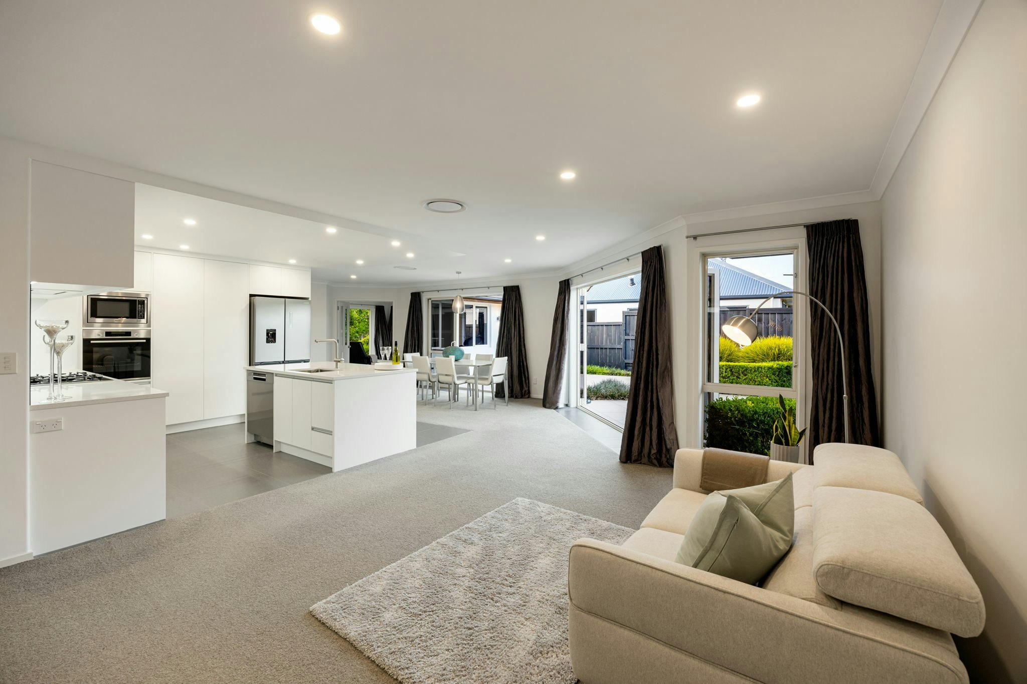 26 web or mls in House AR0 8330